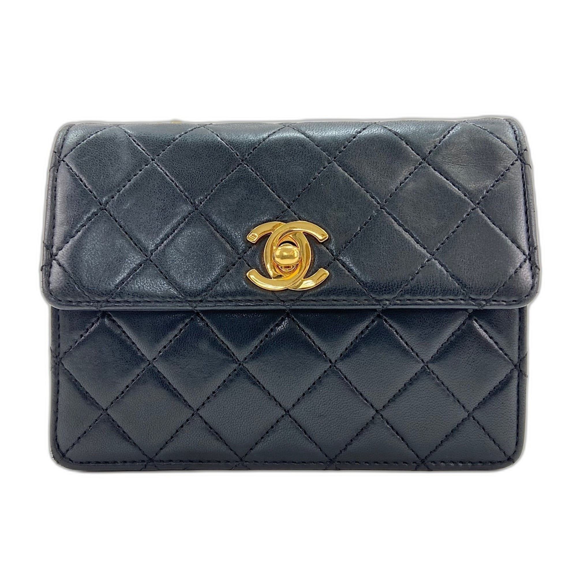Chanel Black Leather Shoulder Bag (Pre-Owned)