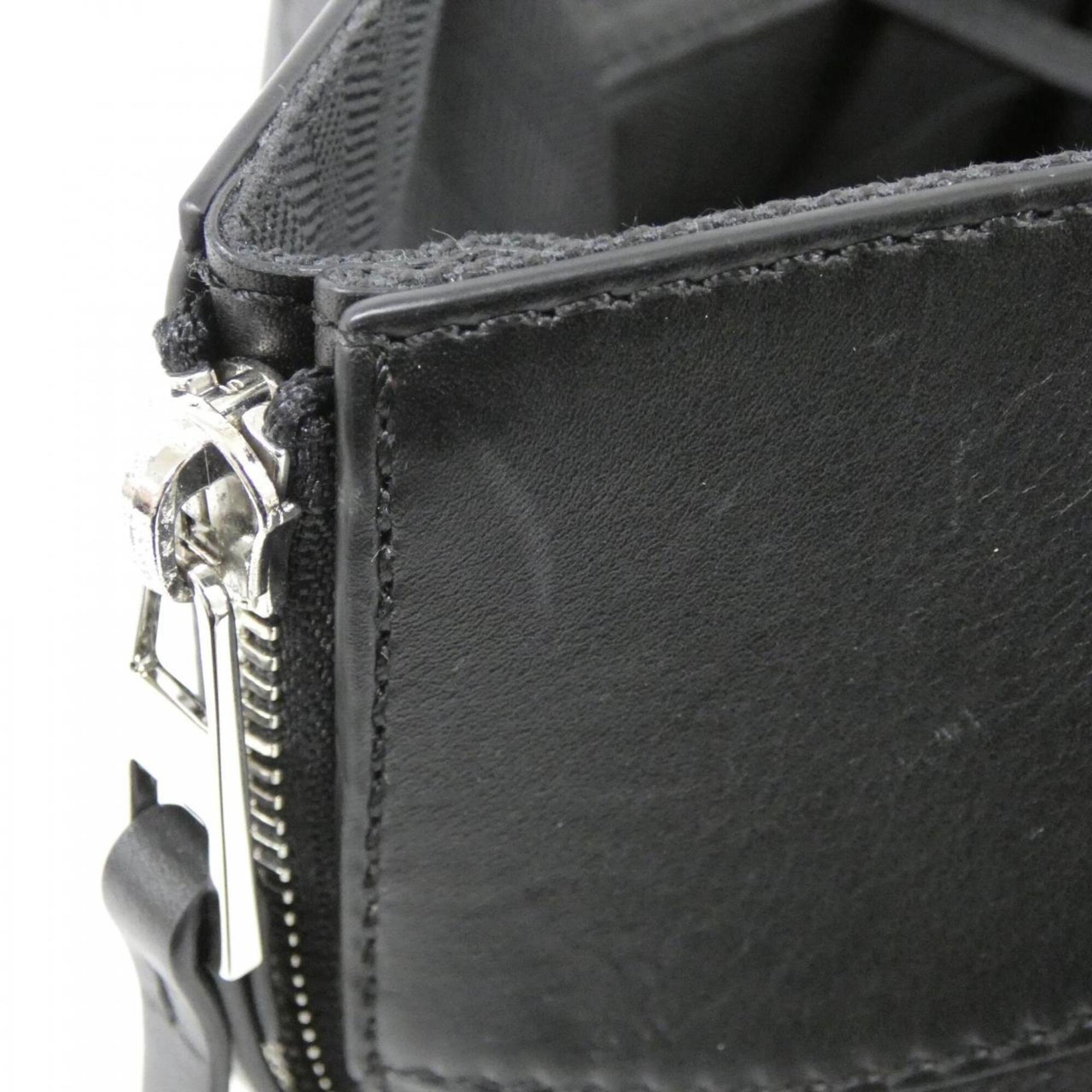 Loewe Black Leather Shoulder Bag (Pre-Owned)