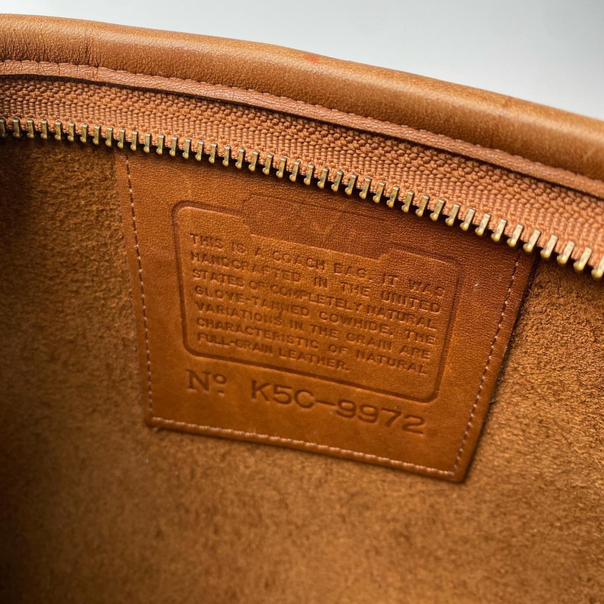 Coach Brown Leather Clutch Bag (Pre-Owned)