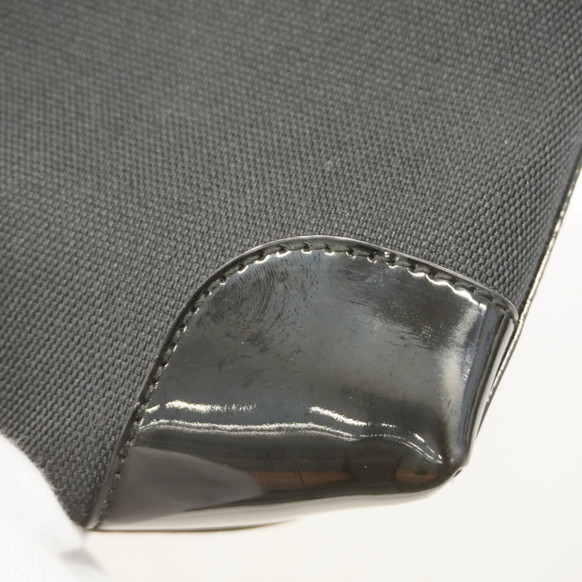Gucci Black White Canvas Handbag (Pre-Owned)