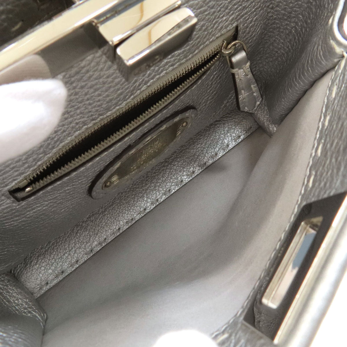 Fendi Peekaboo Silver Leather Handbag (Pre-Owned)