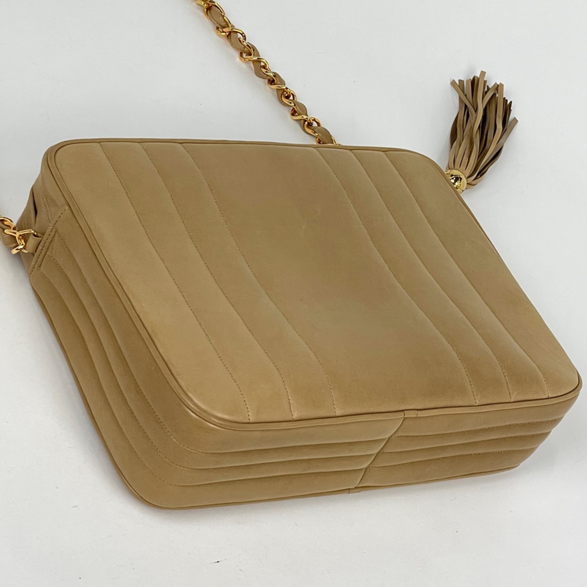 Chanel Beige Leather Shoulder Bag (Pre-Owned)