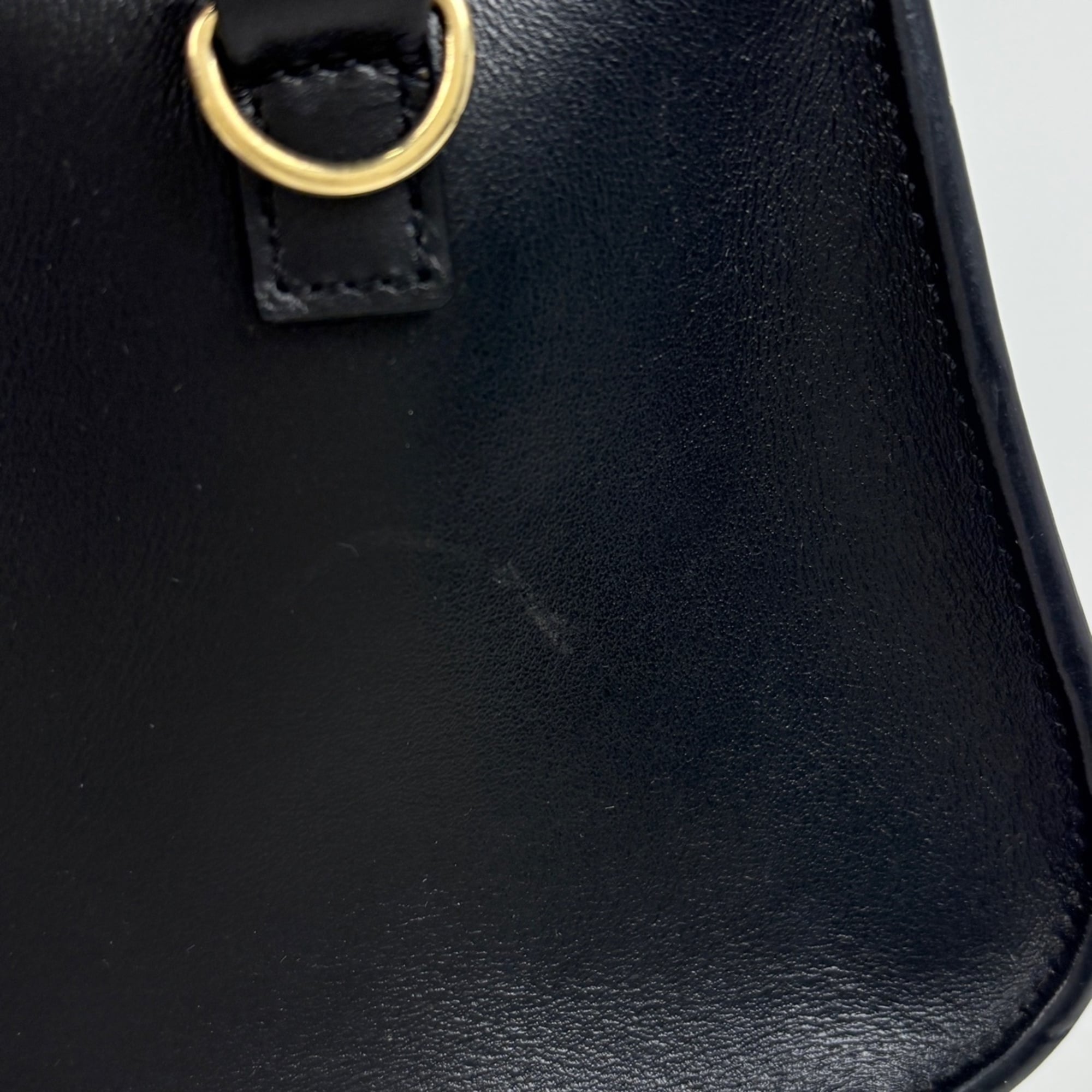 Yves Saint Laurent Black Leather Handbag (Pre-Owned)