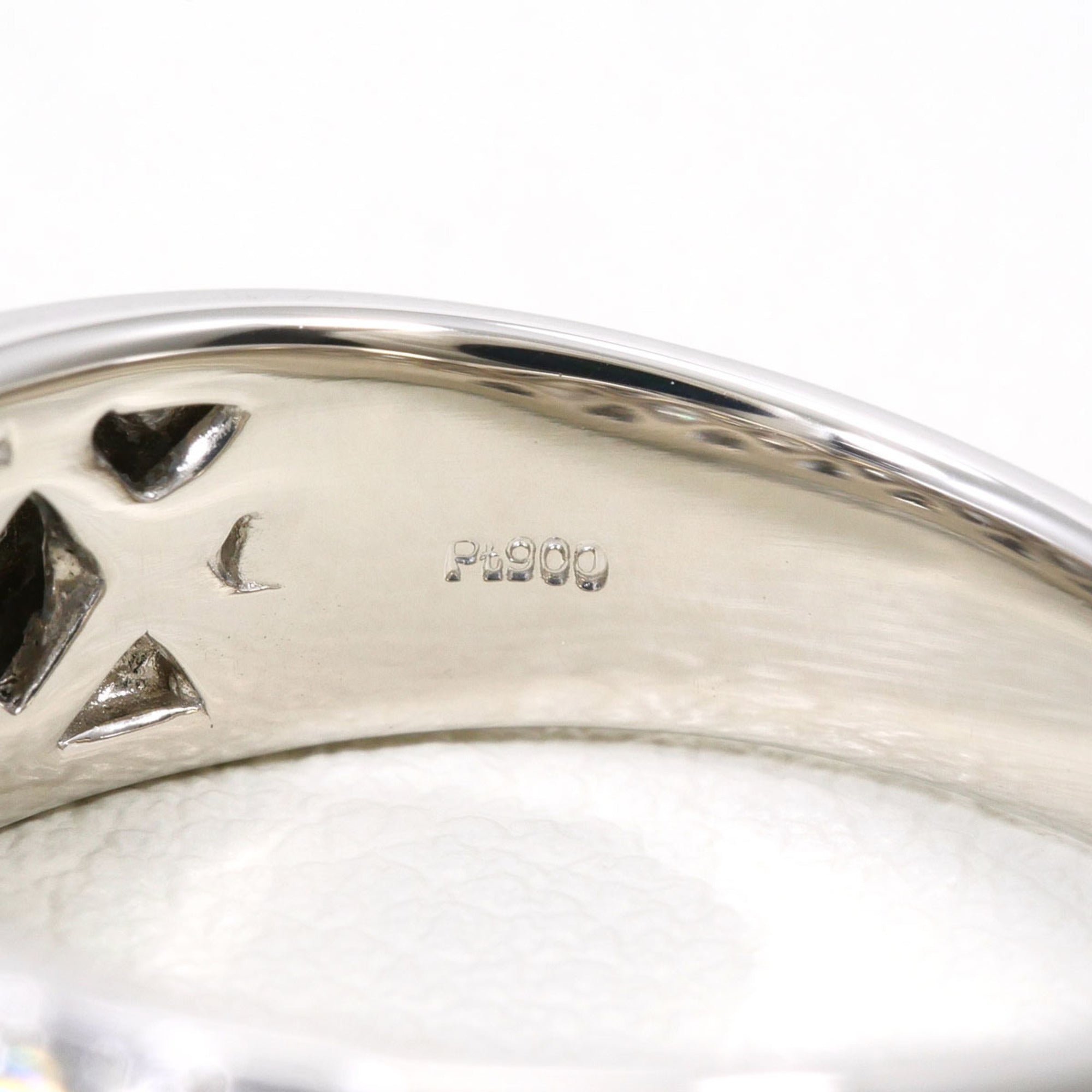 Unbranded Platinum Platinum 900 Band Ring (Pre-Owned)