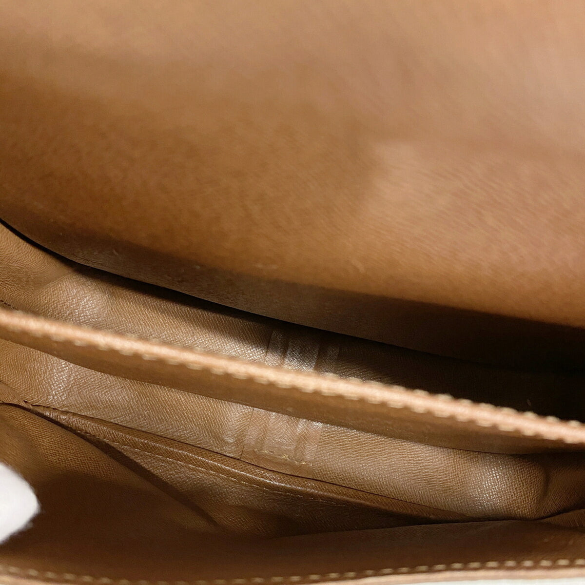 Louis Vuitton Brown Shoulder Bag (Pre-Owned)