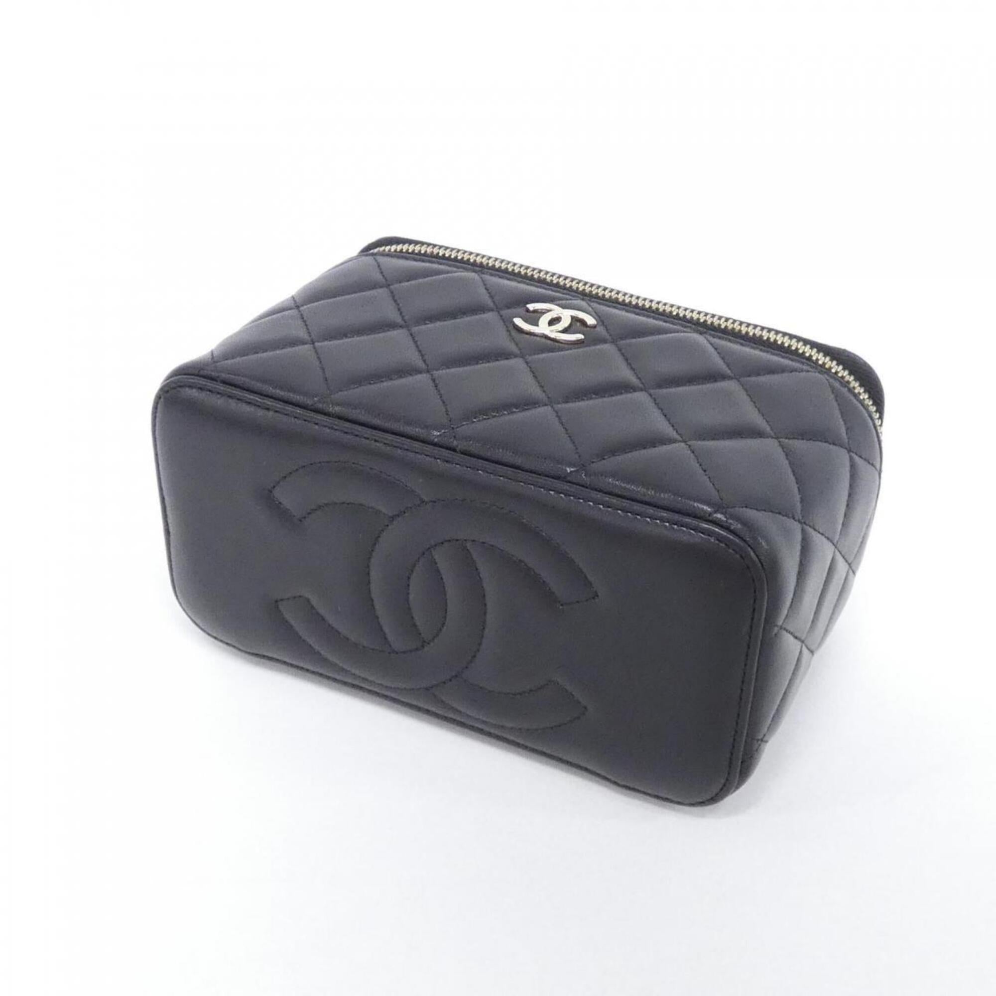Chanel Black Leather Handbag (Pre-Owned)