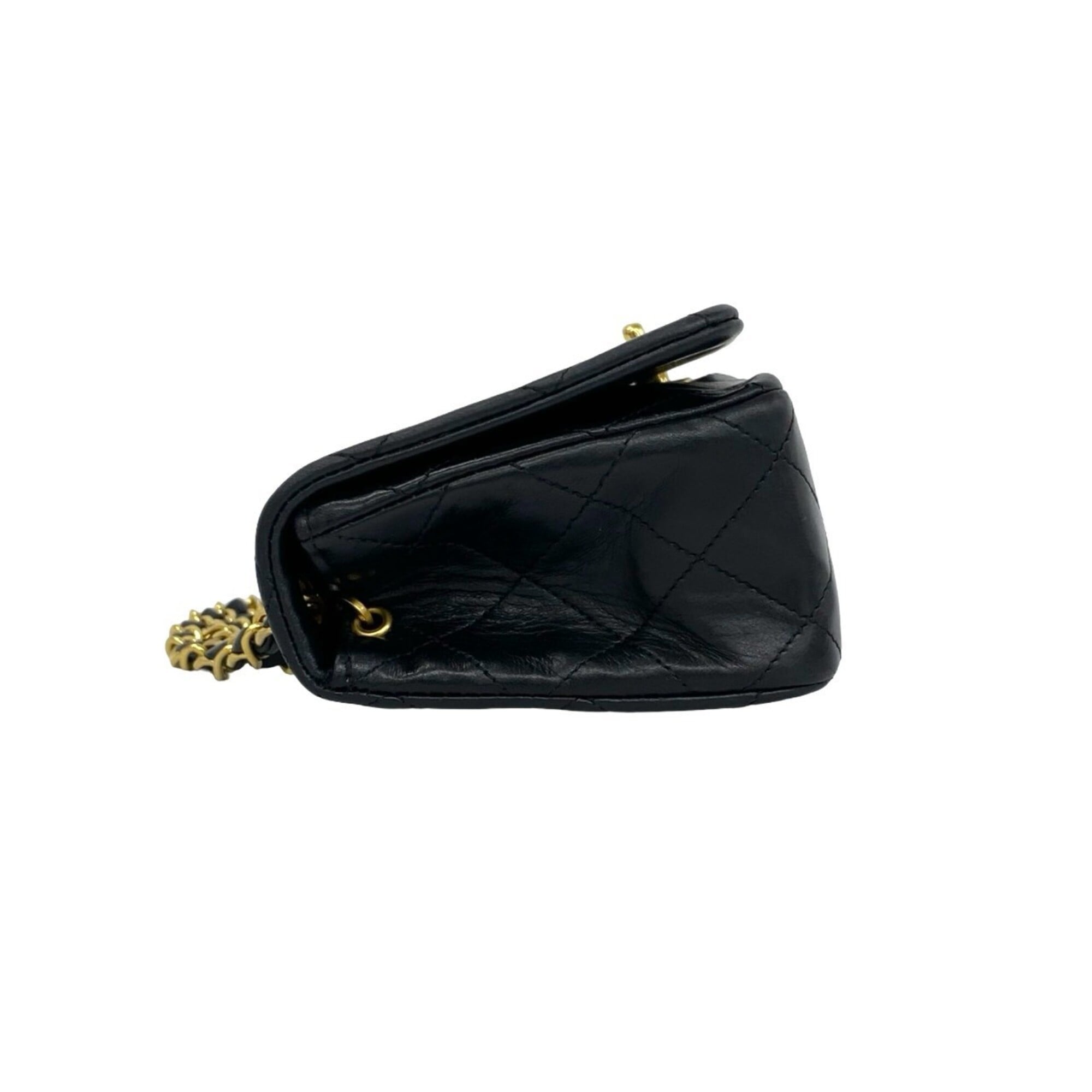 Chanel Black Leather Pochette Shoulder Bag (Pre-Owned)