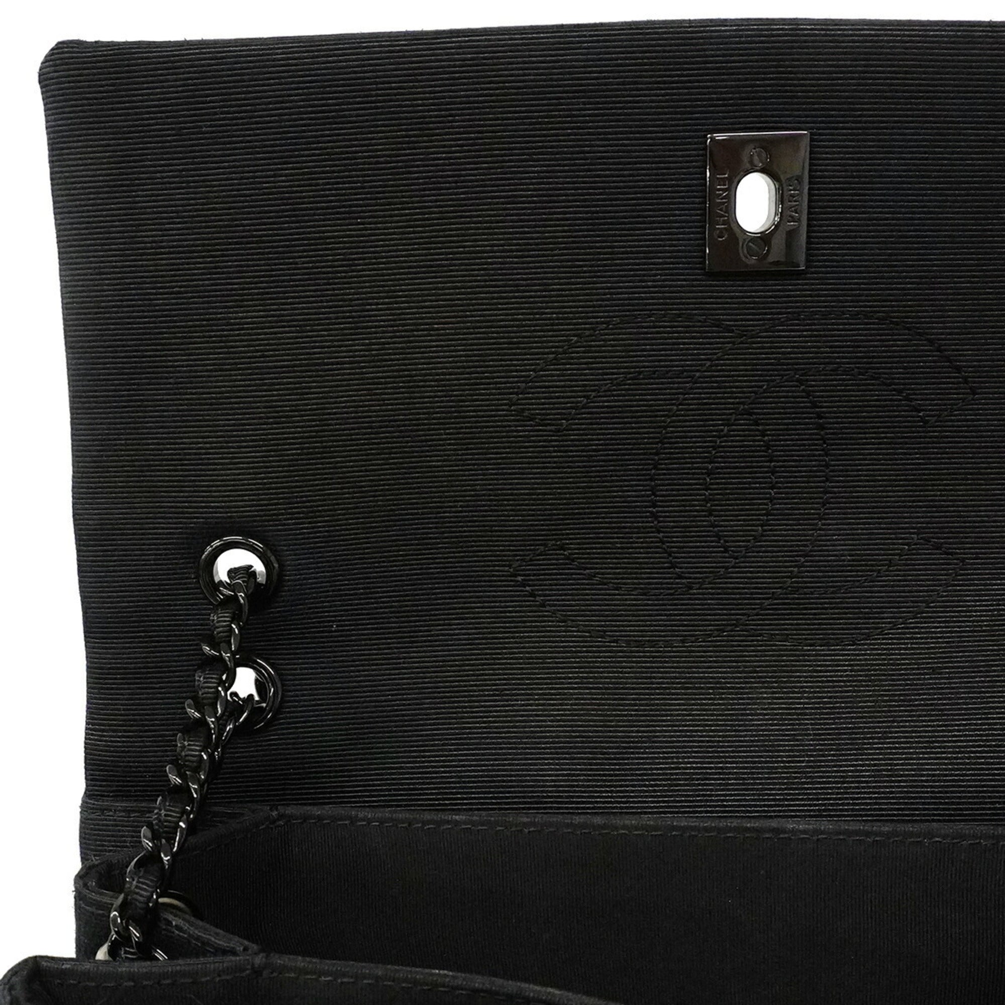 Chanel Black Nylon Tweed Shoulder Bag (Pre-Owned)