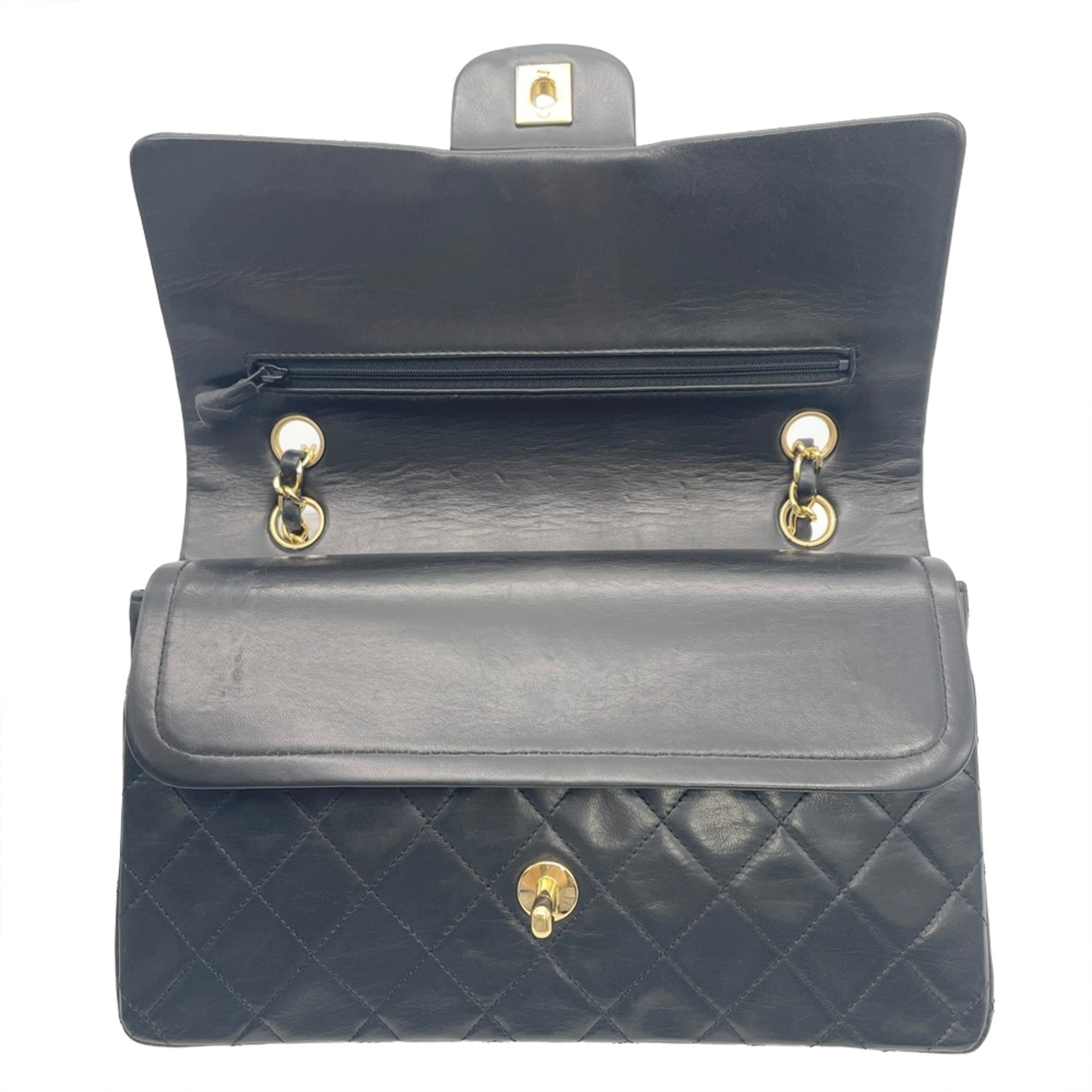 Chanel Matelasse Black Leather Shoulder Bag (Pre-Owned)