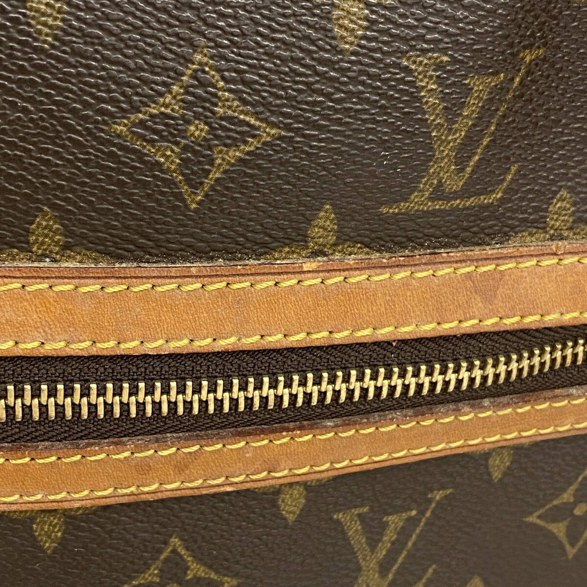 Louis Vuitton Brown Shoulder Bag (Pre-Owned)