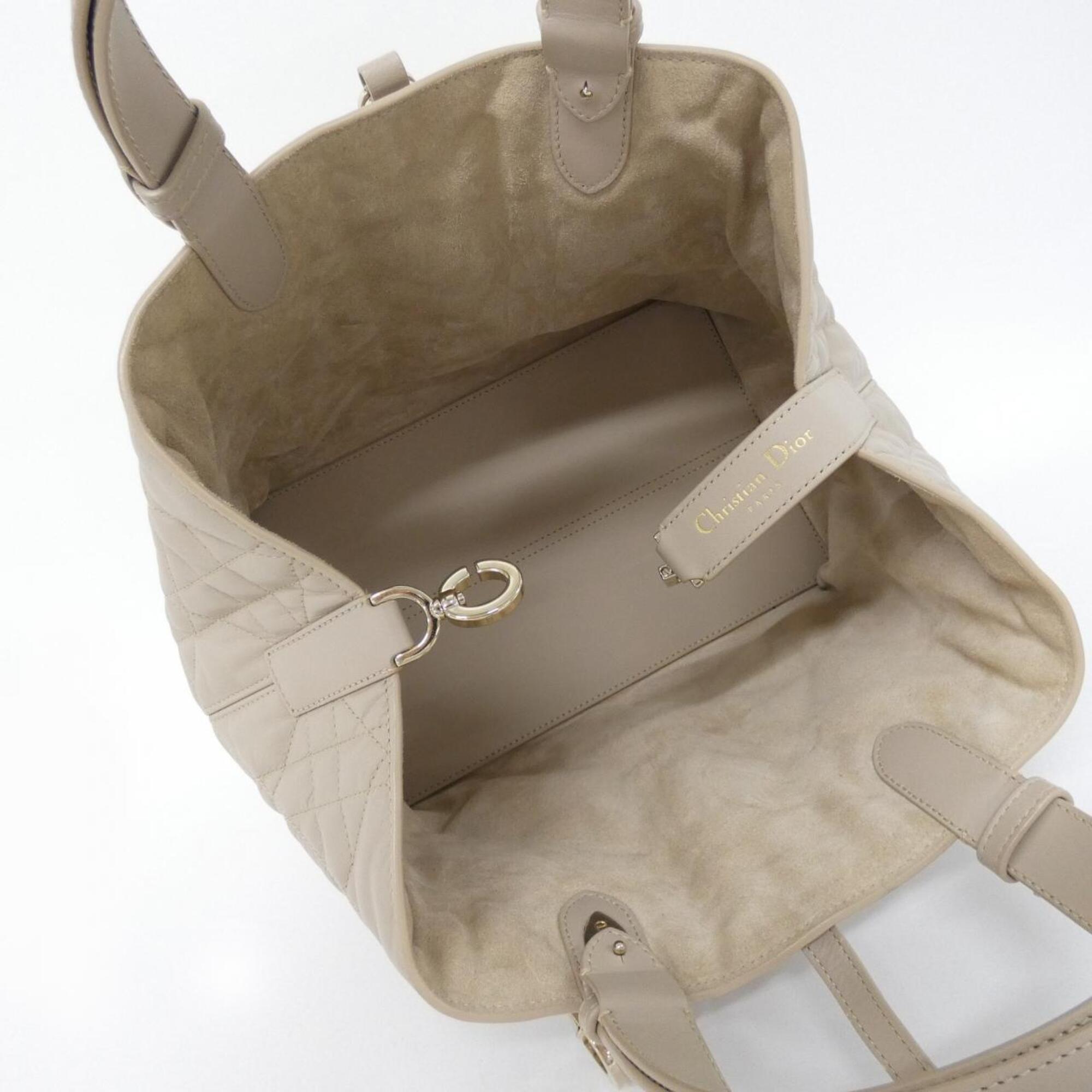 Christian Dior Beige Leather Handbag (Pre-Owned)