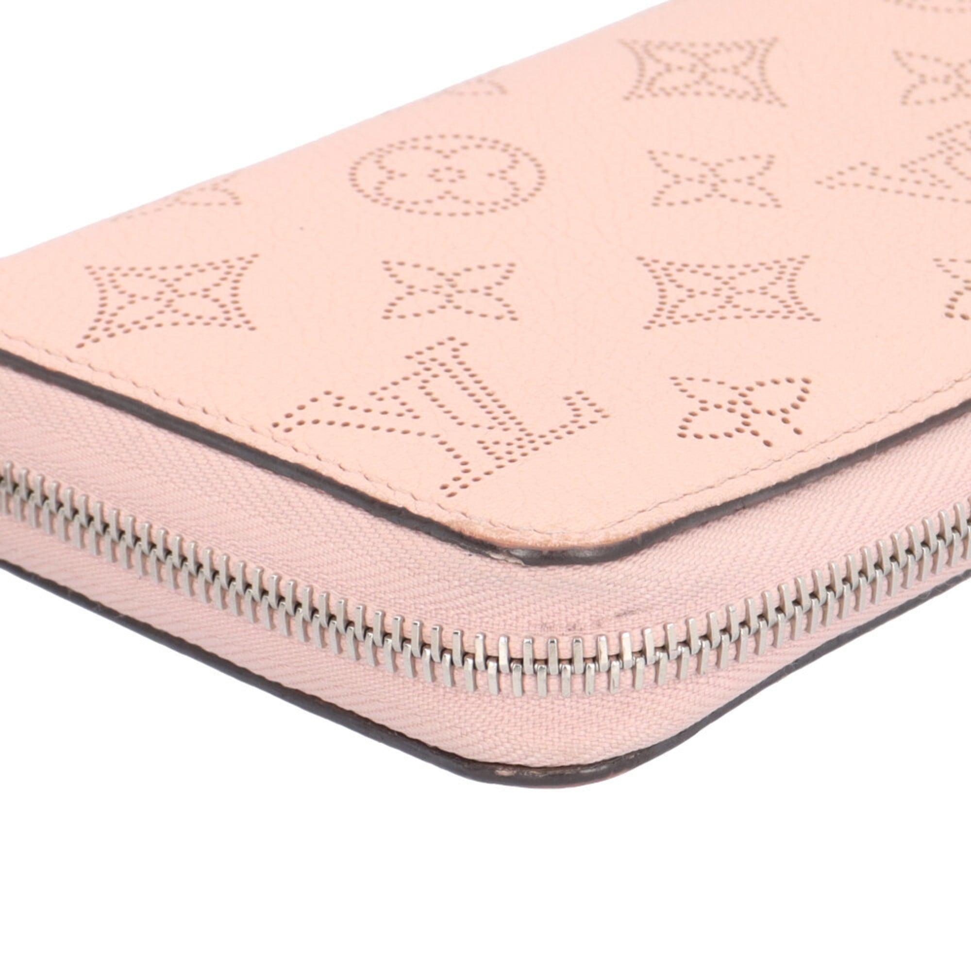 Louis Vuitton Mahina Magnolia Pink Mahina Leather Long Wallet (Bi-Fold) (Pre-Owned)