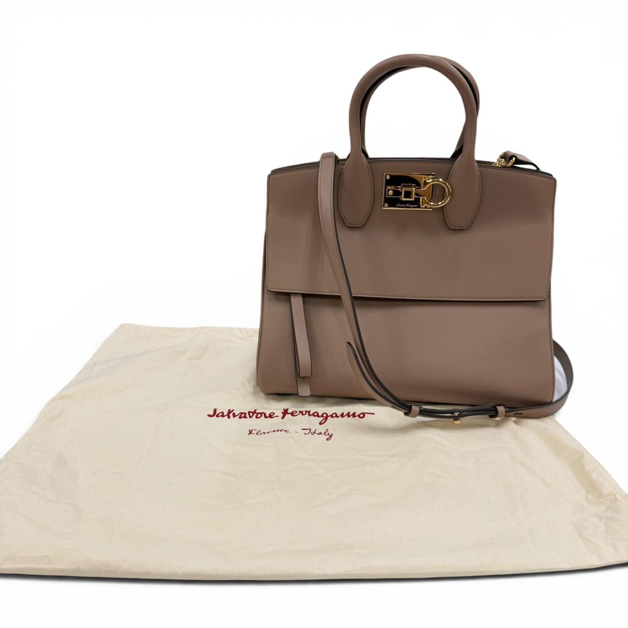 Salvatore Ferragamo Brown Leather Handbag Shoulder Bag (Pre-Owned)