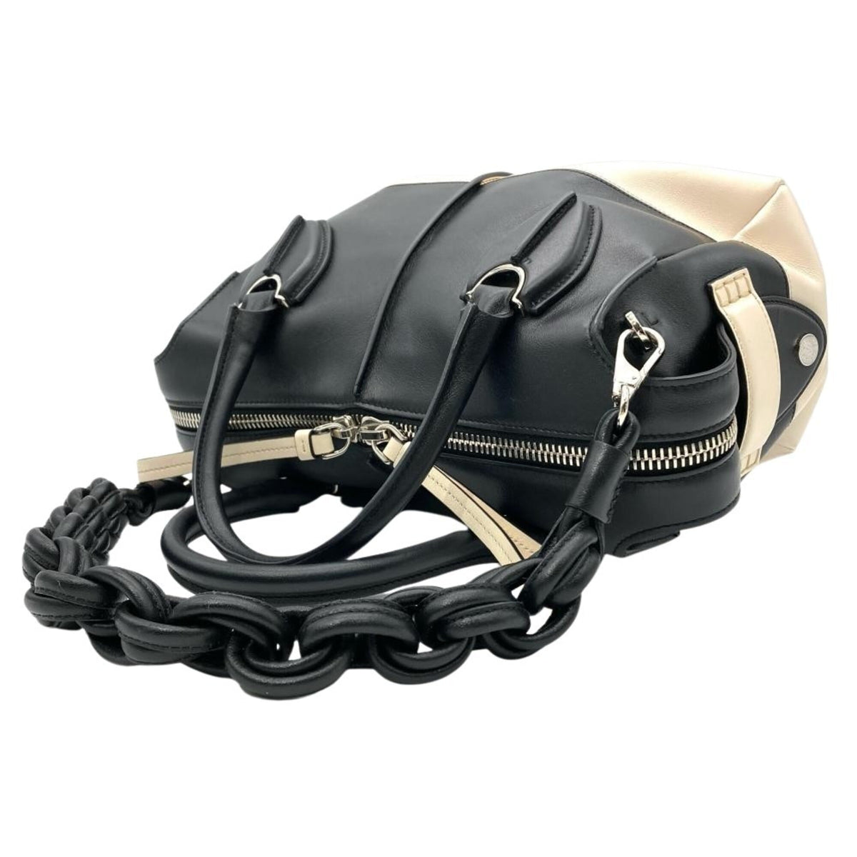 Tod's Black White Leather Shoulder Bag (Pre-Owned)