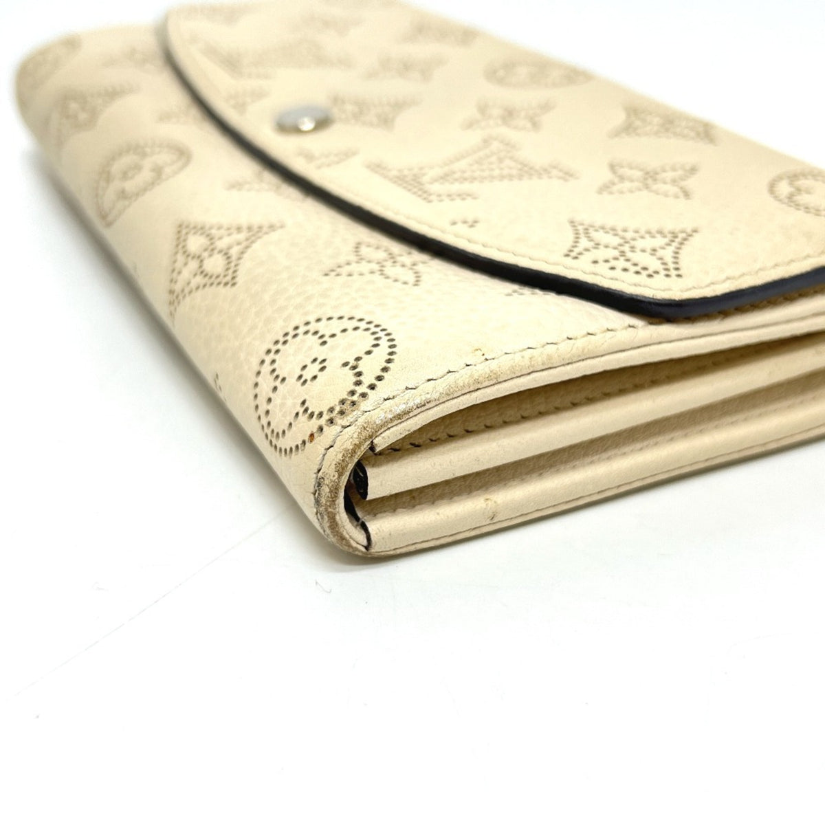 Louis Vuitton White Leather Long Wallet (Bi-Fold) (Pre-Owned)