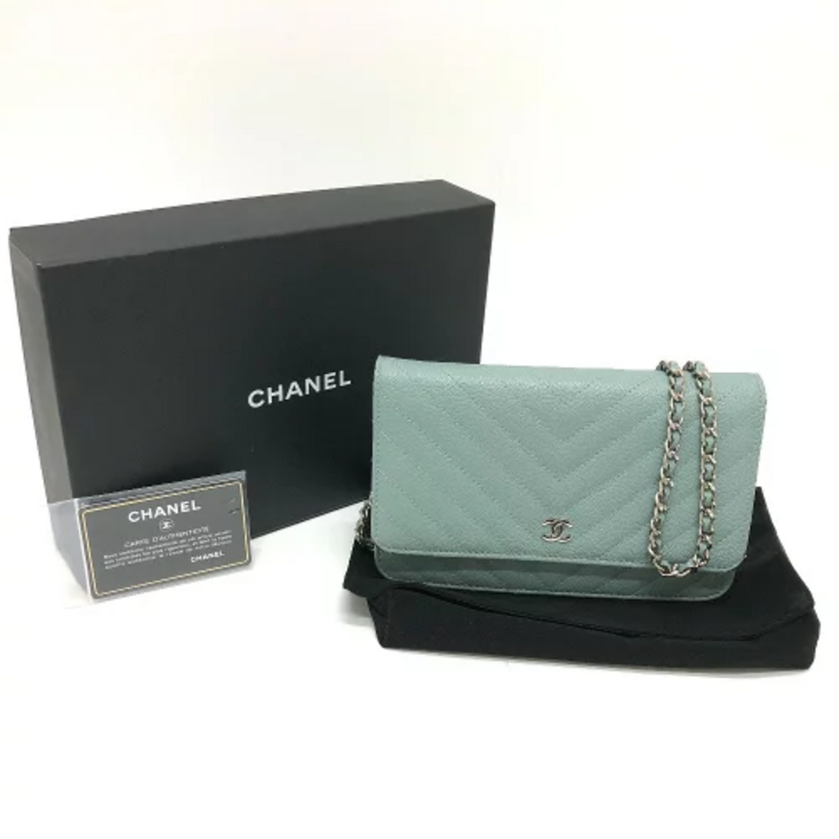 Chanel Blue Leather Shoulder Bag (Pre-Owned)