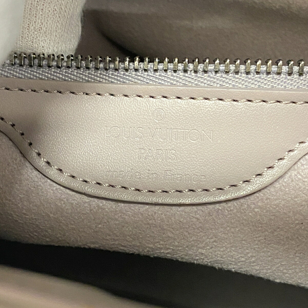 Louis Vuitton Lilac Shoulder Bag (Pre-Owned)