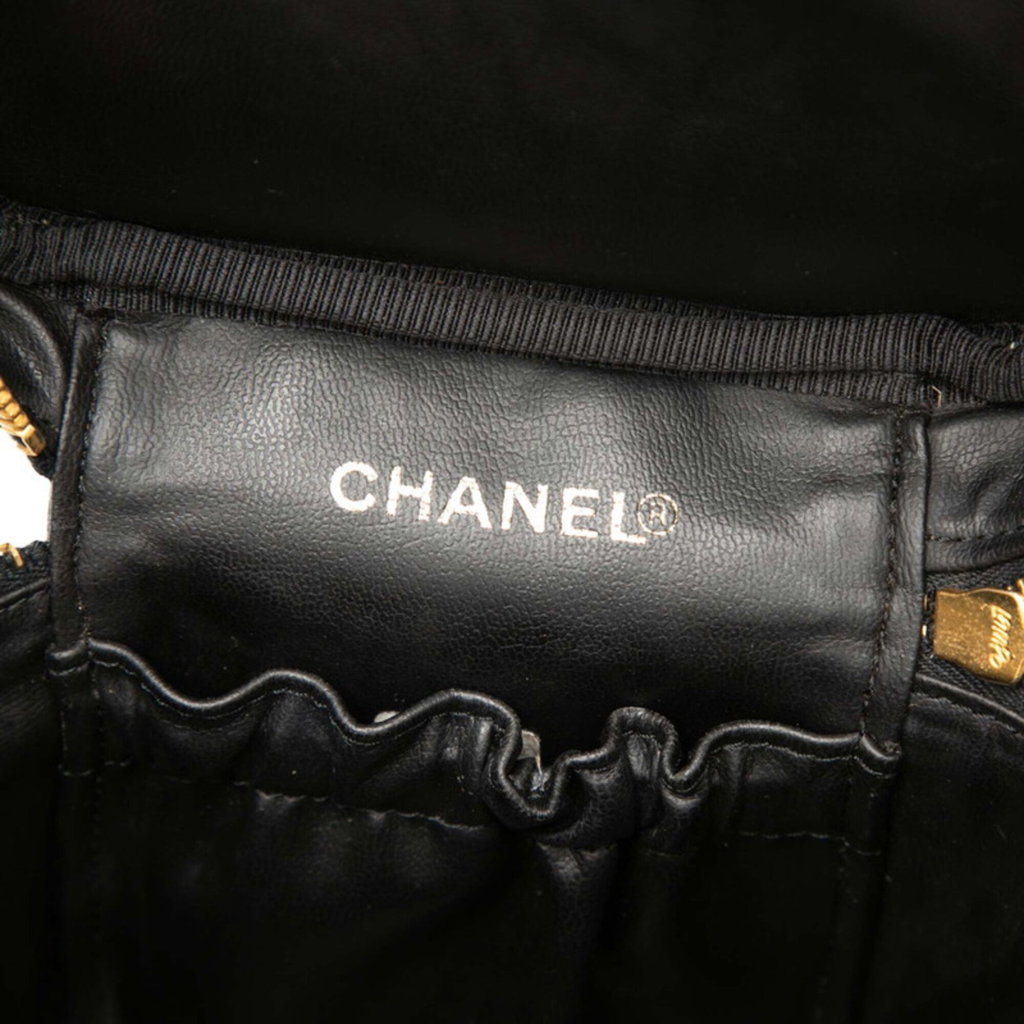 Chanel Black Grained Calfskin Handbag Vanity Bag (Pre-Owned)