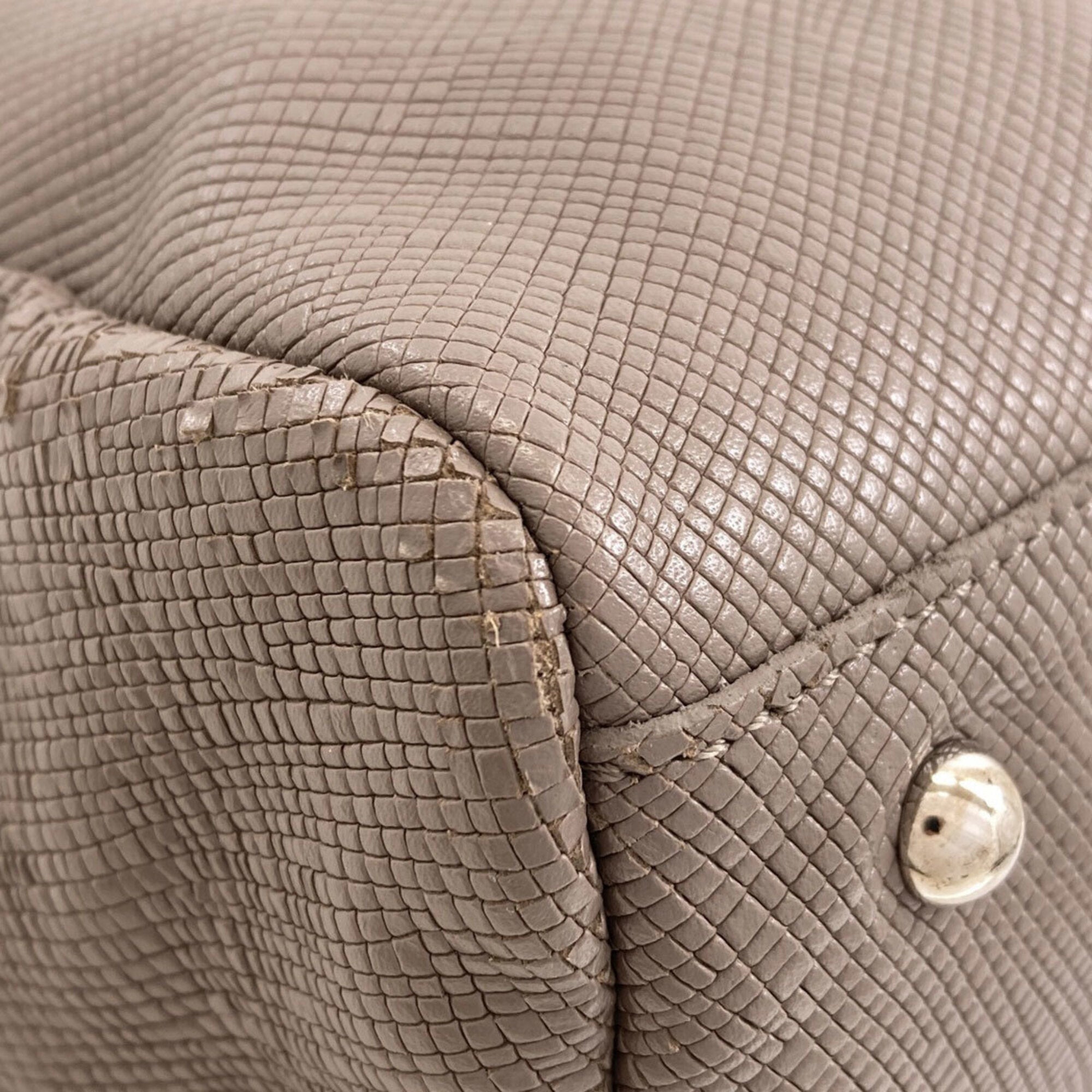 Longchamp Grayish Leather Handbag (Pre-Owned)