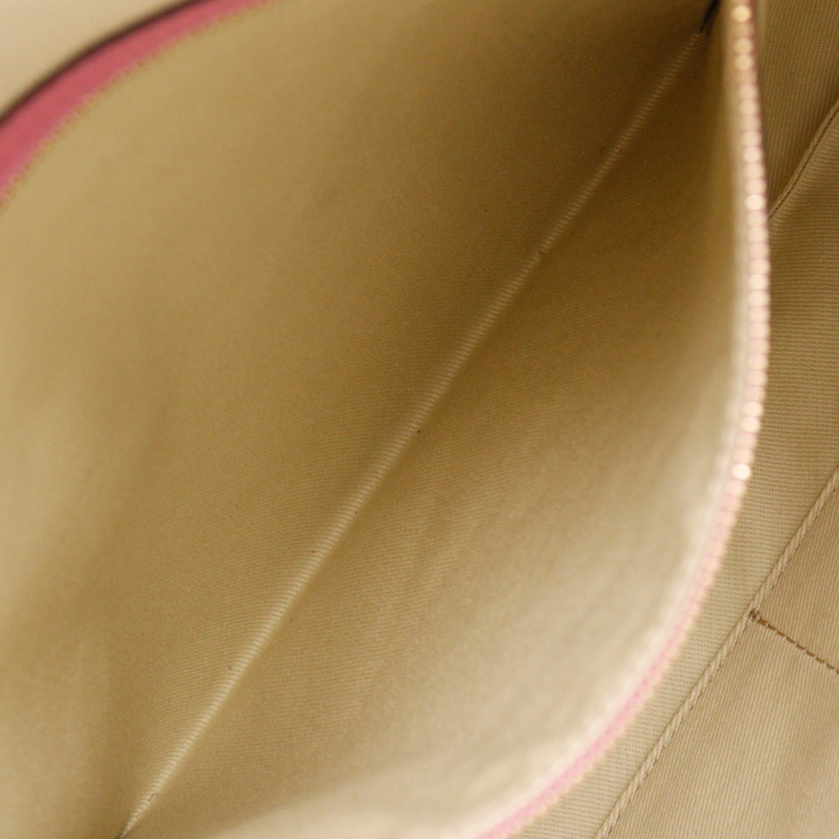 Valentino Pink Leather Clutch Bag (Pre-Owned)