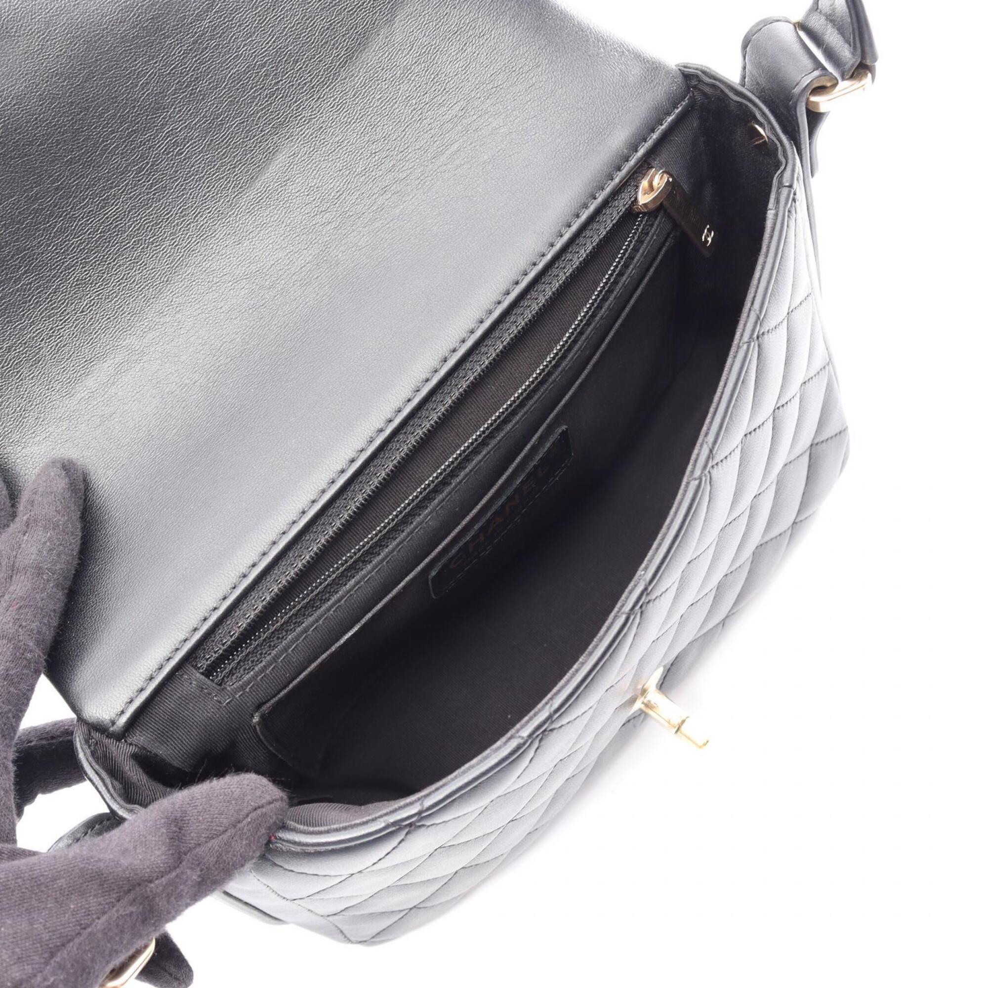 Chanel Black Leather Handbag Shoulder Bag (Pre-Owned)