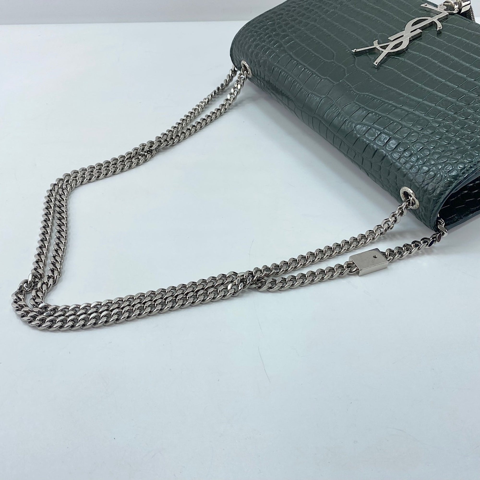 Yves Saint Laurent Green Leather Shoulder Bag (Pre-Owned)
