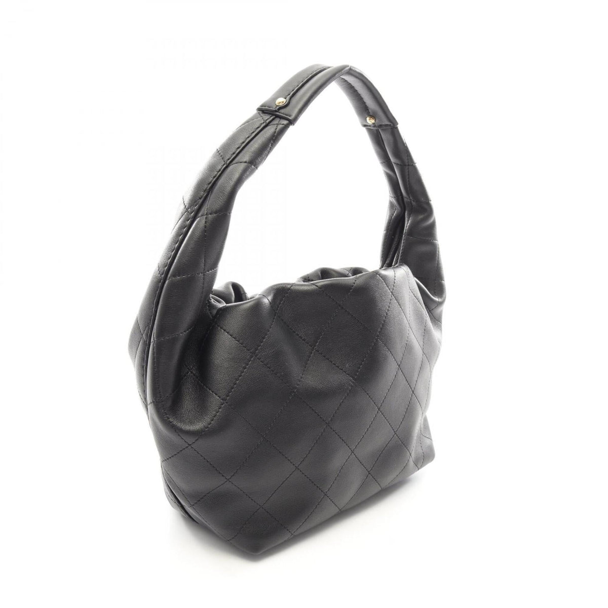 Chanel Matelasse Black Leather Handbag (Pre-Owned)