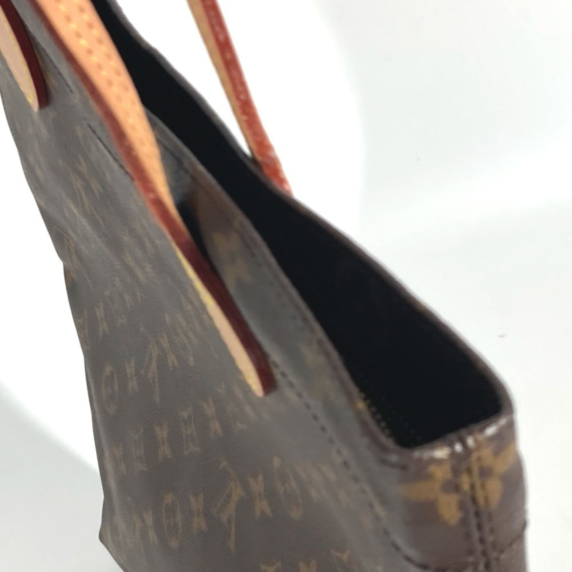 Louis Vuitton Brown Monogram Monogram Pouch Shoulder Bag Tote Bag (Pre-Owned)