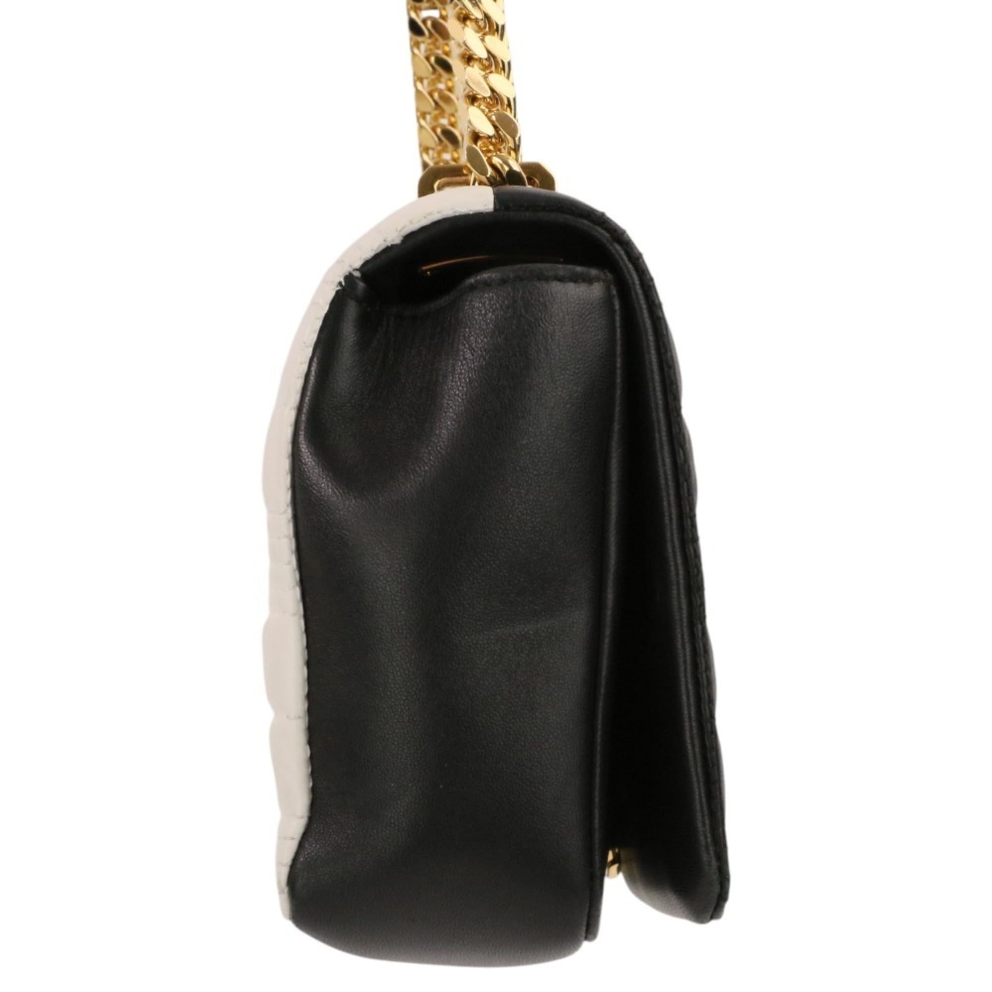 Burberry Black White Quilting Shoulder Bag (Pre-Owned)