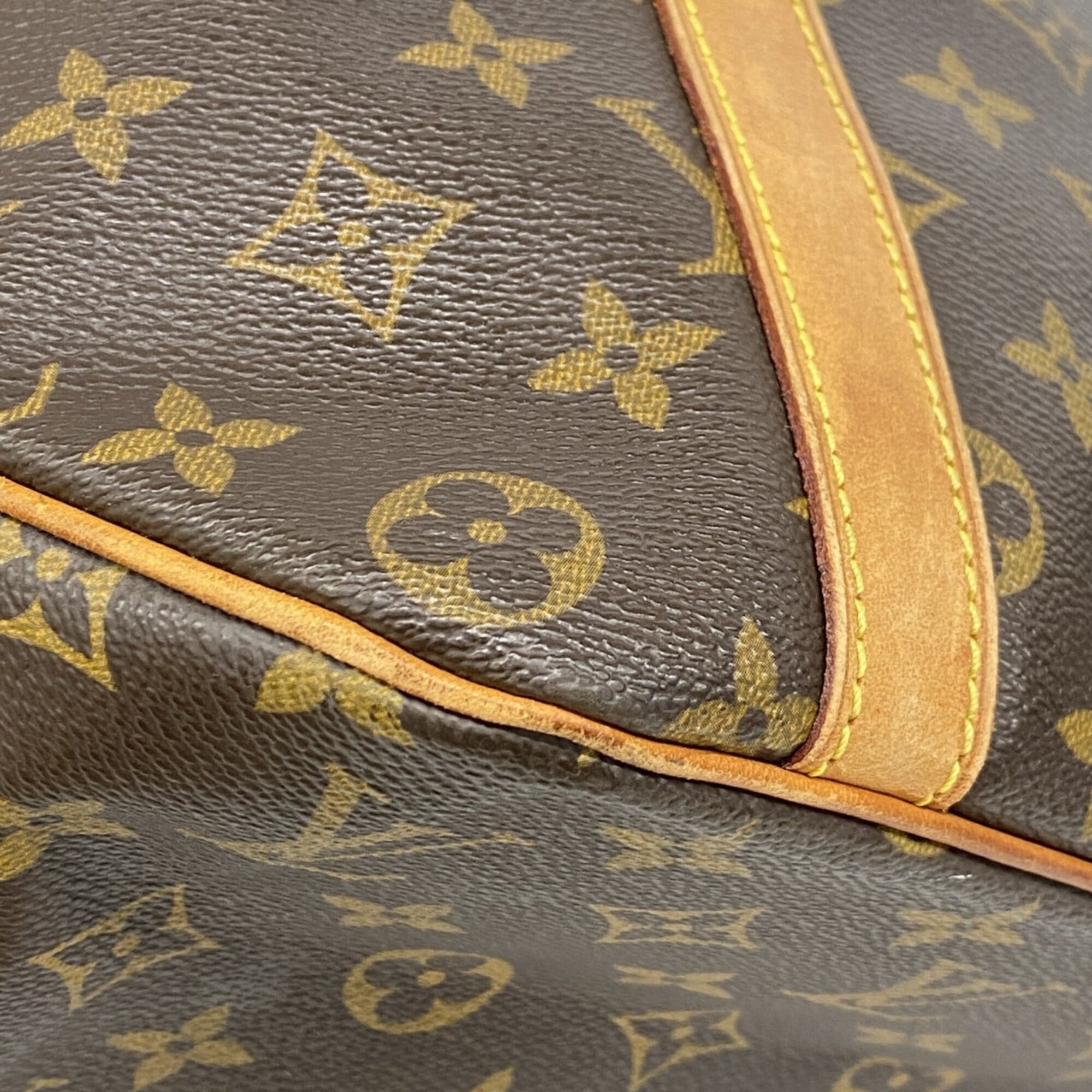 Louis Vuitton Brown Shoulder Bag (Pre-Owned)