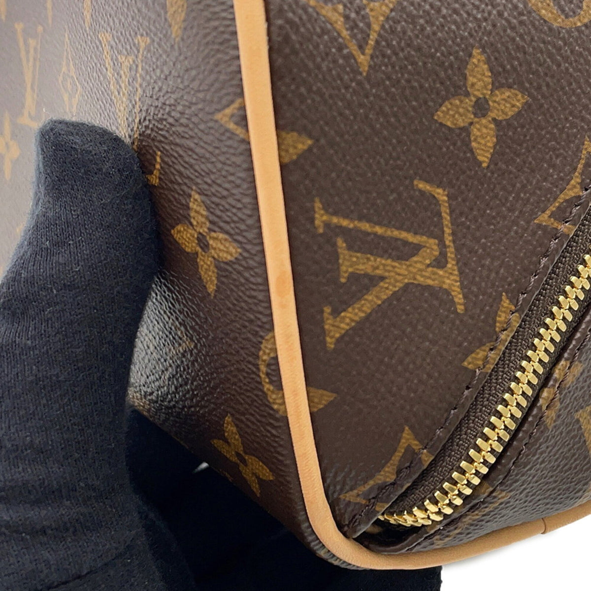 Louis Vuitton Beige Monogram Document Case Handbag Pouch (Pre-Owned)