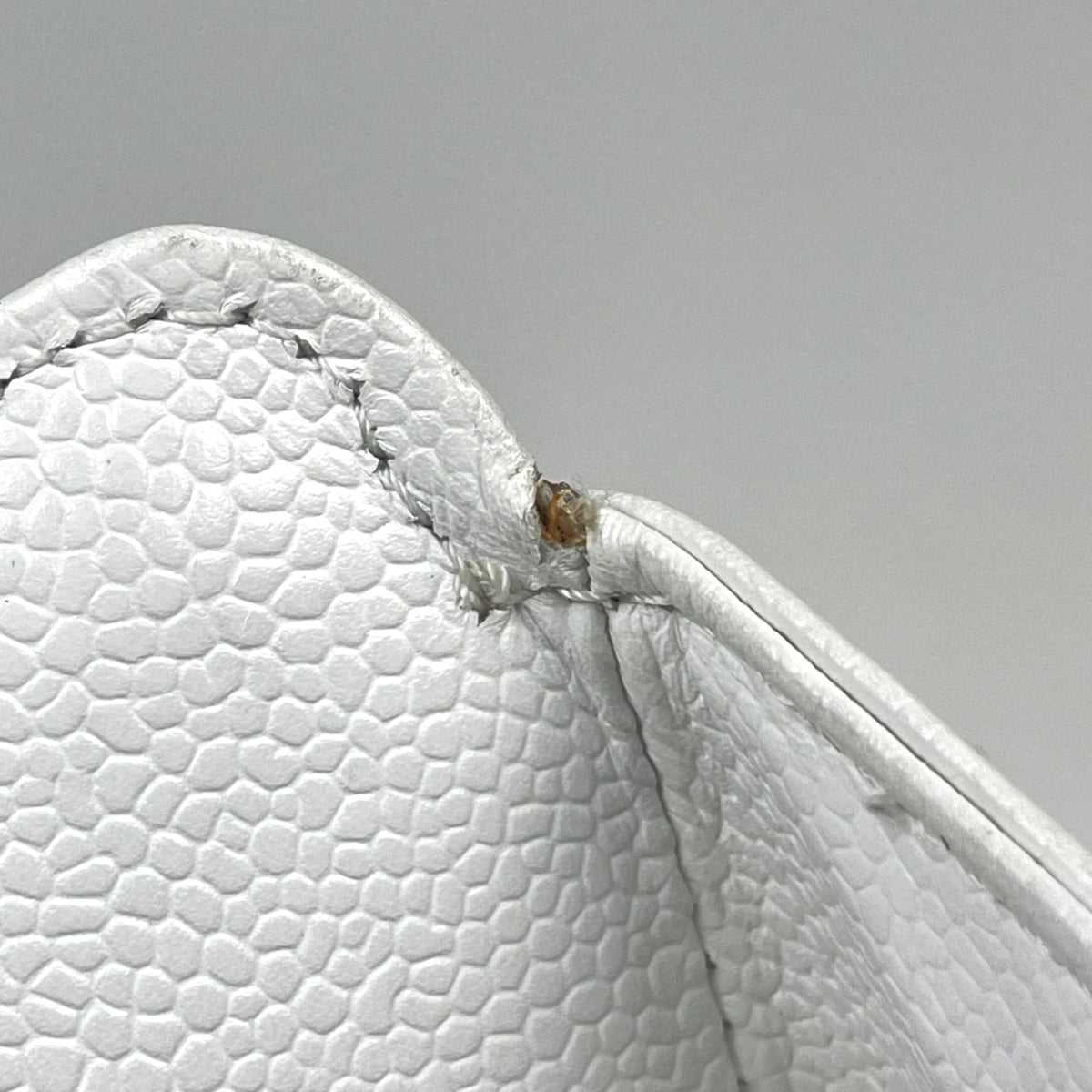 Chanel White Grained Calfskin Handbag Tote Bag (Pre-Owned)