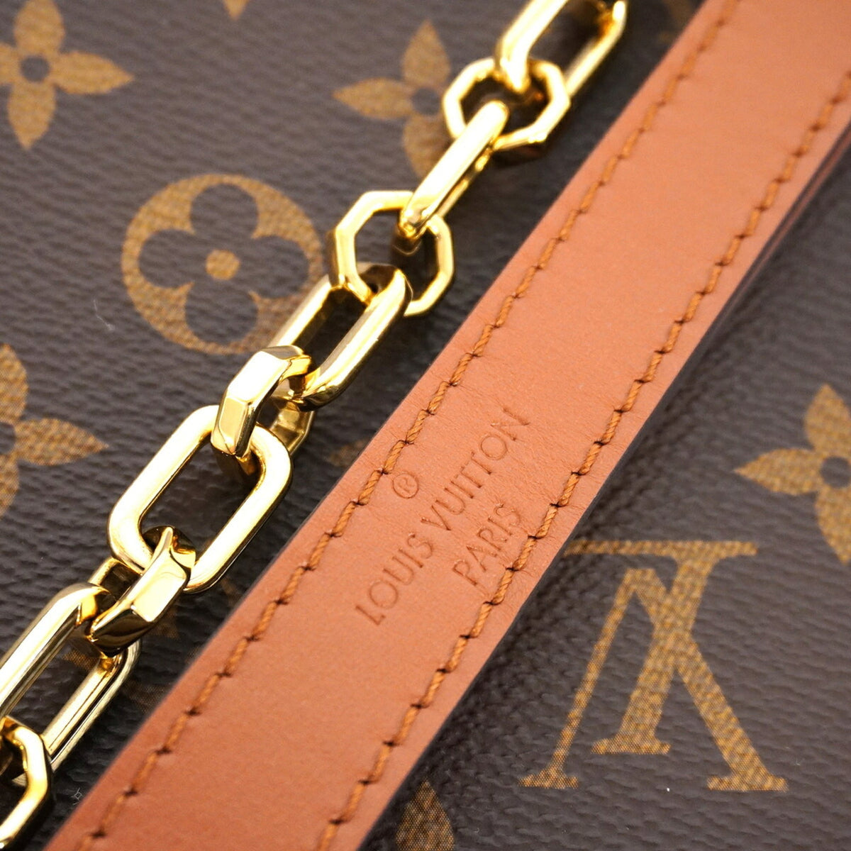 Louis Vuitton Brown Shoulder Bag (Pre-Owned)