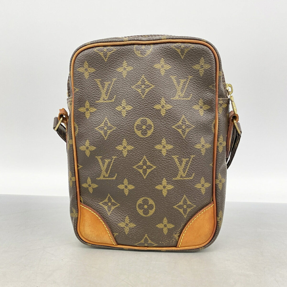 Louis Vuitton Brown Shoulder Bag (Pre-Owned)