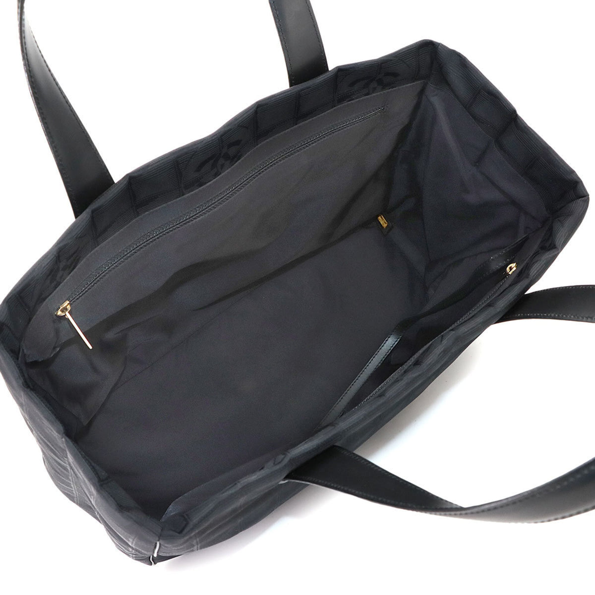 Chanel Black Nylon Leather Handbag Tote Bag Weekend Bag (Pre-Owned)