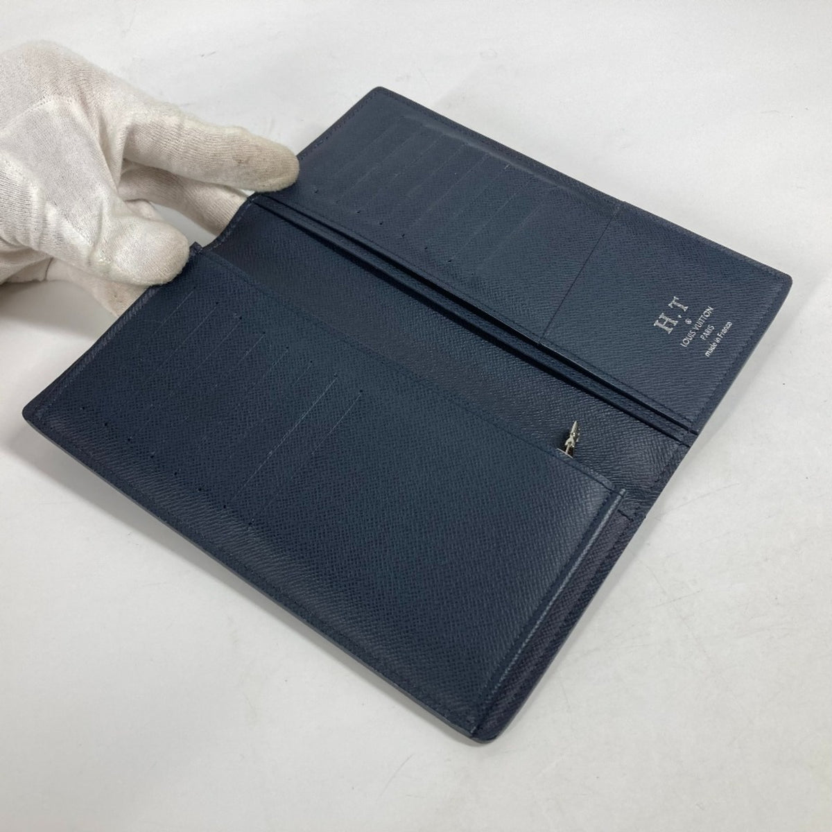 Louis Vuitton Navy Blue Taiga Leather Long Wallet (Bi-Fold) (Pre-Owned)