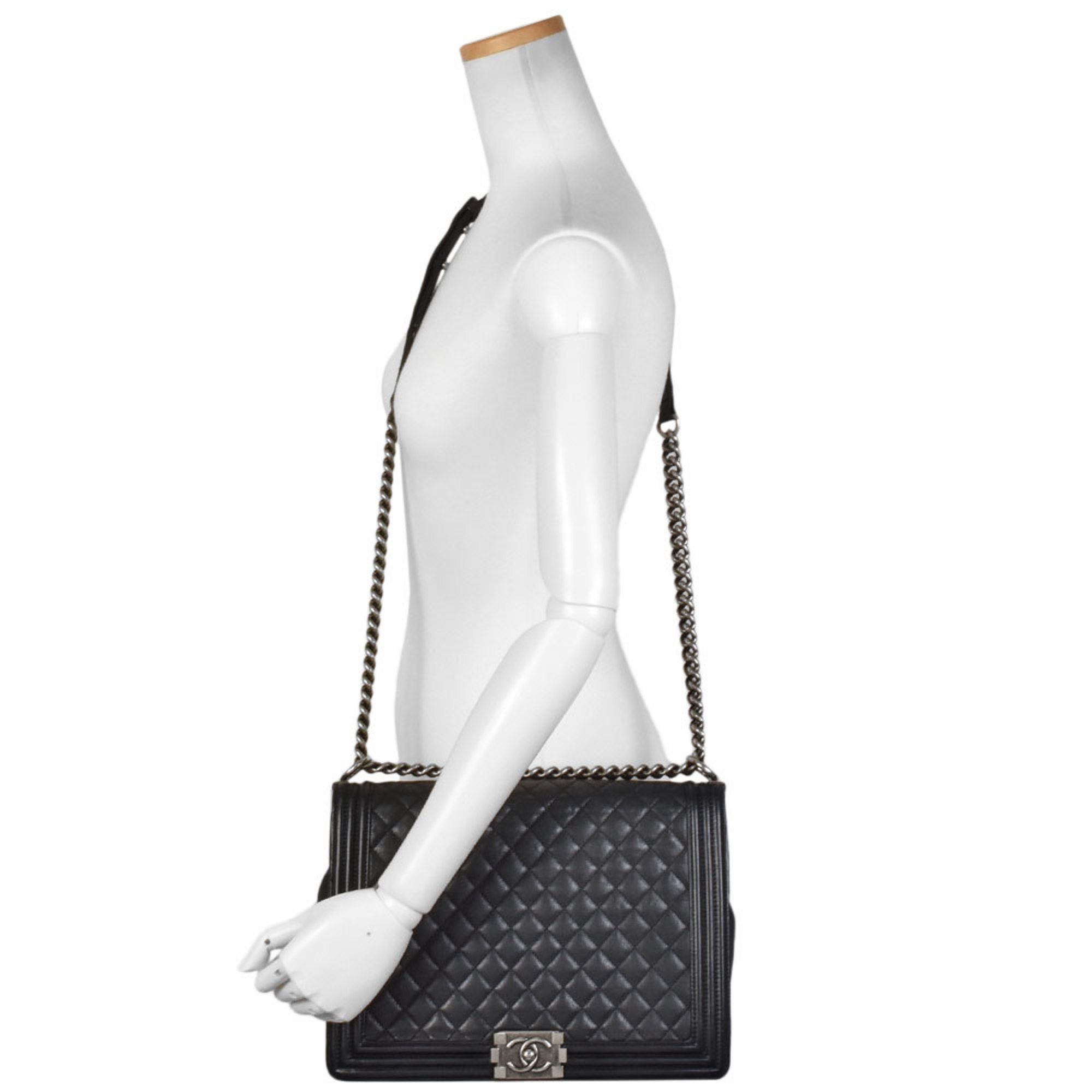 Chanel Black Caviar Leather Shoulder Bag (Pre-Owned)