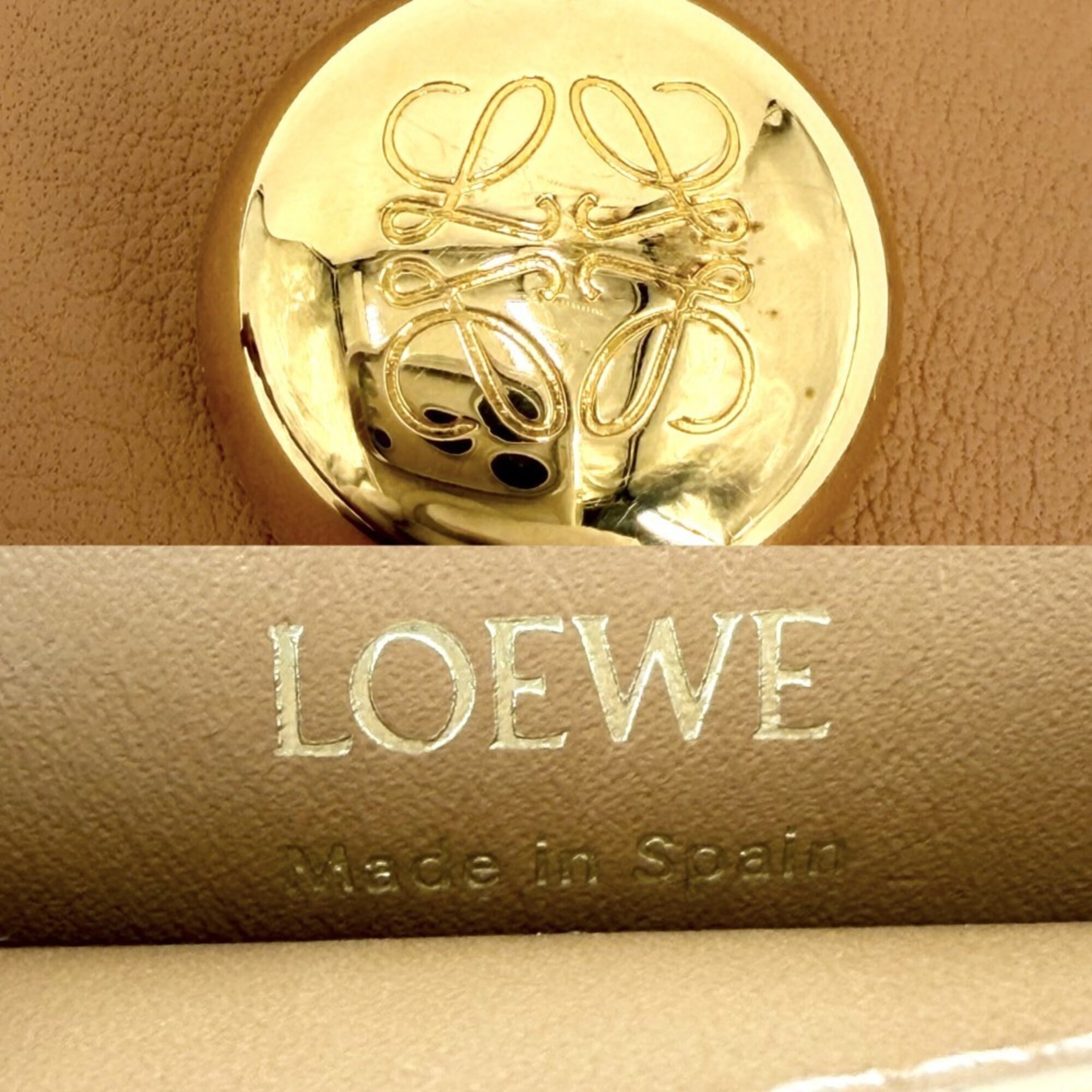 Loewe Beige Beige Gold White Leather Shoulder Bag (Pre-Owned)