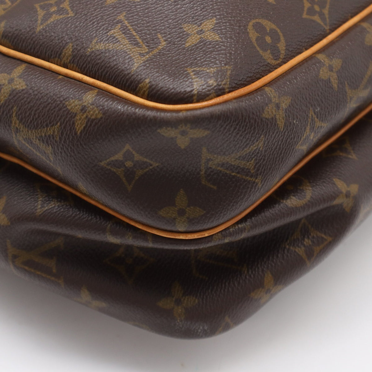 Louis Vuitton Beige Brown Monogram Coated Canvas Leather Shoulder Bag (Pre-Owned)