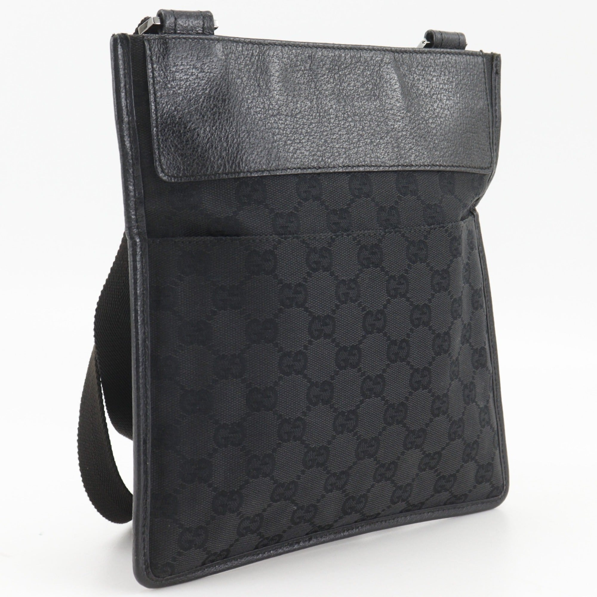 Gucci Gg Canvas Black Gg Canvas Shoulder Bag (Pre-Owned)