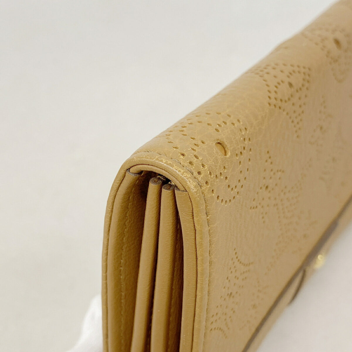 Louis Vuitton Caramel Long Wallet (Bi-Fold) (Pre-Owned)