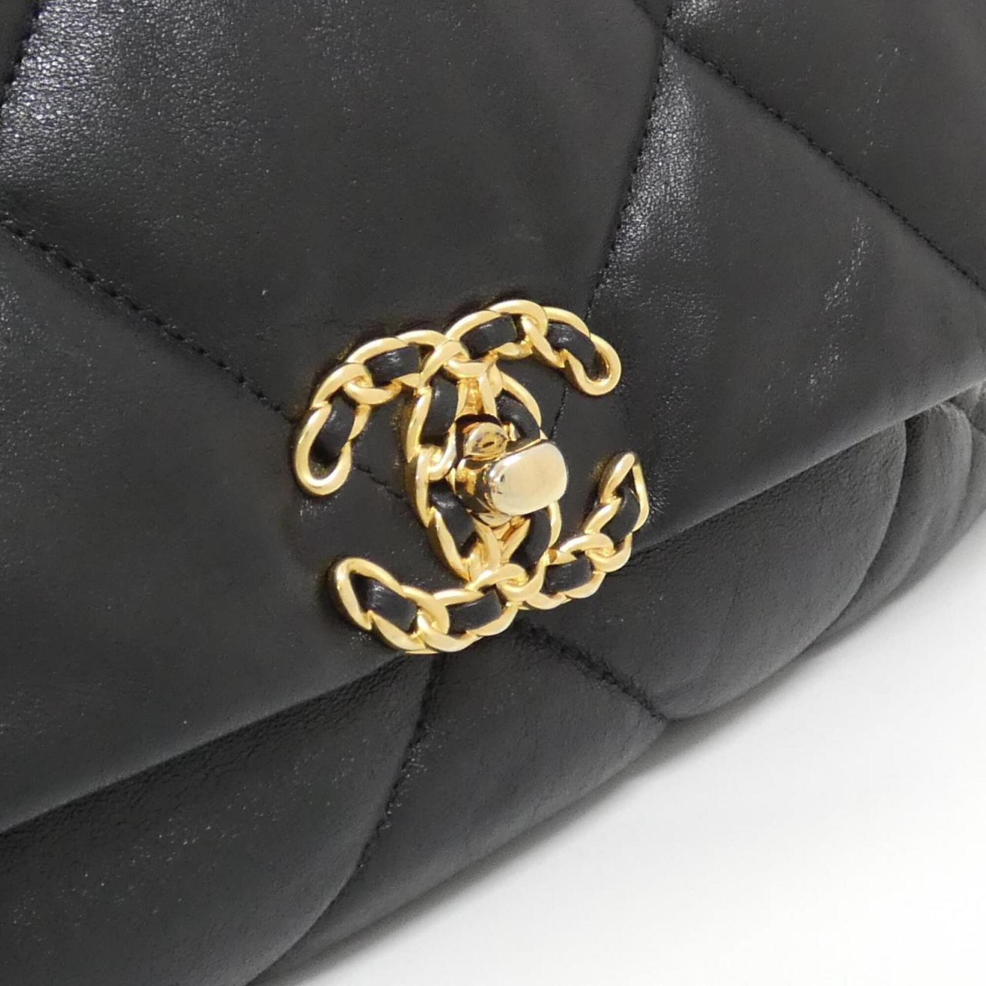 Chanel Black Leather Shoulder Bag (Pre-Owned)
