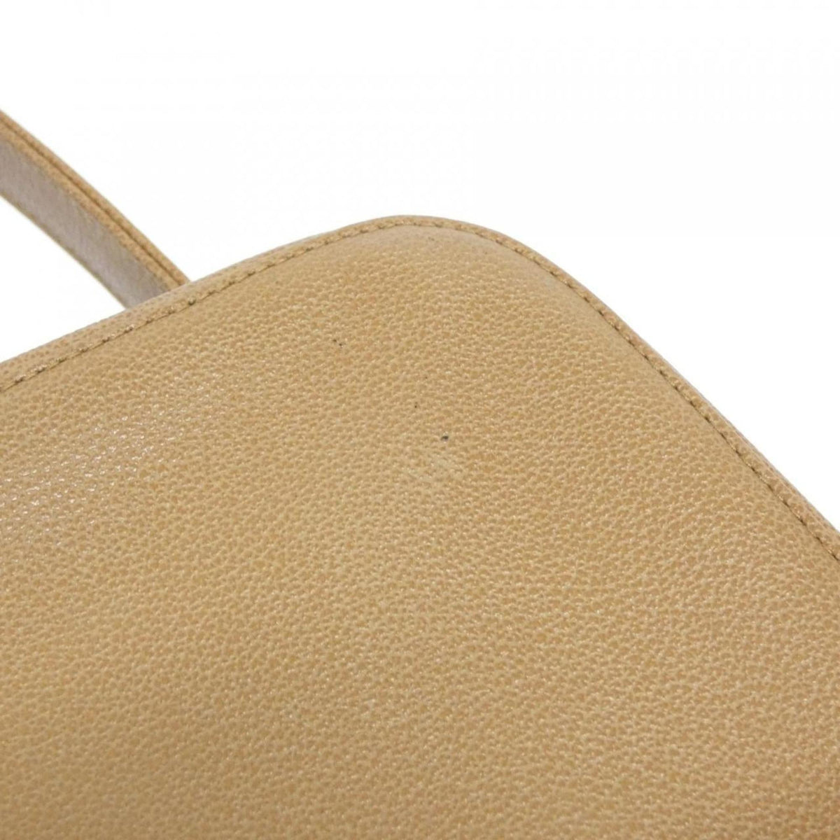 Chanel Beige Leather Handbag (Pre-Owned)