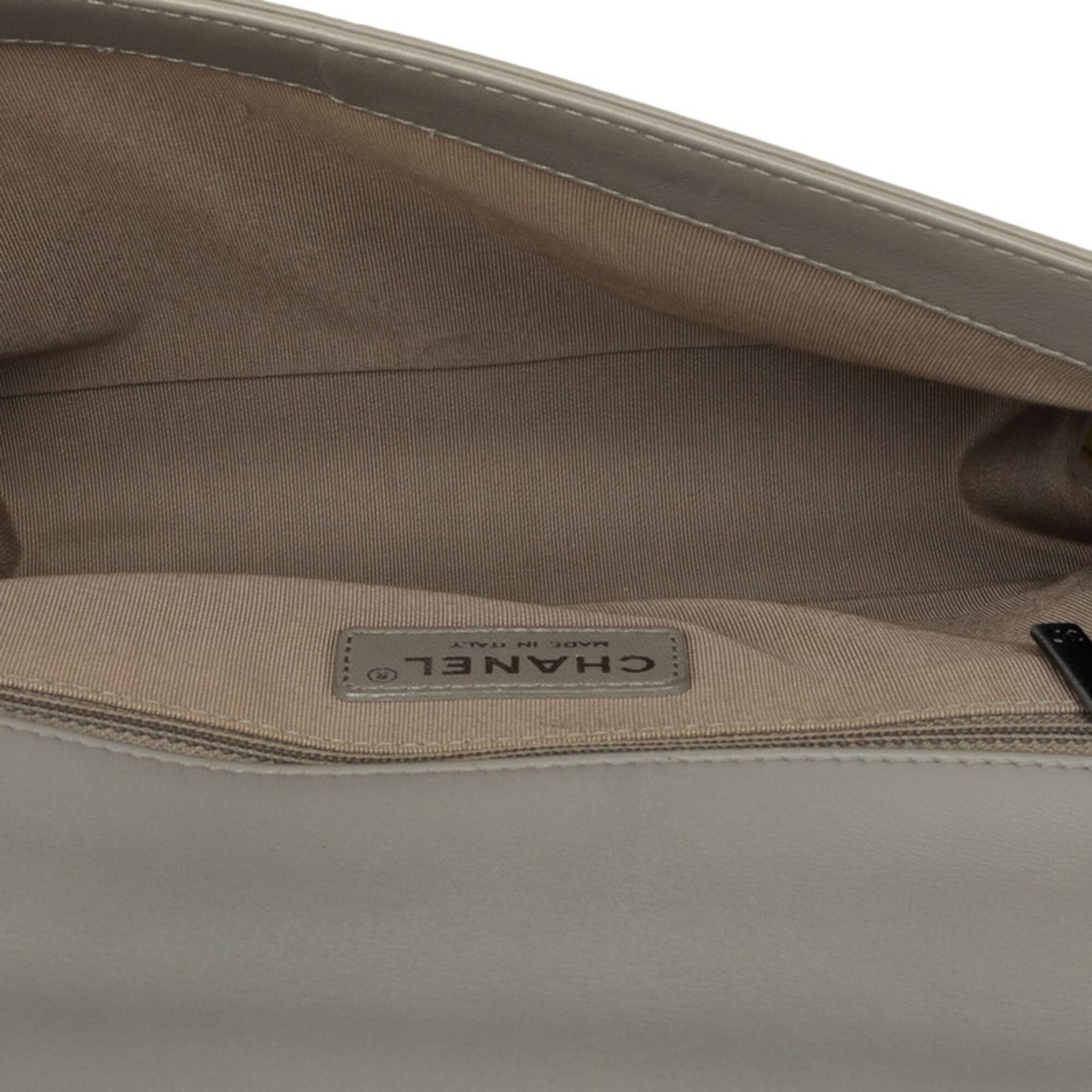 Chanel Gray Beige Shoulder Bag (Pre-Owned)