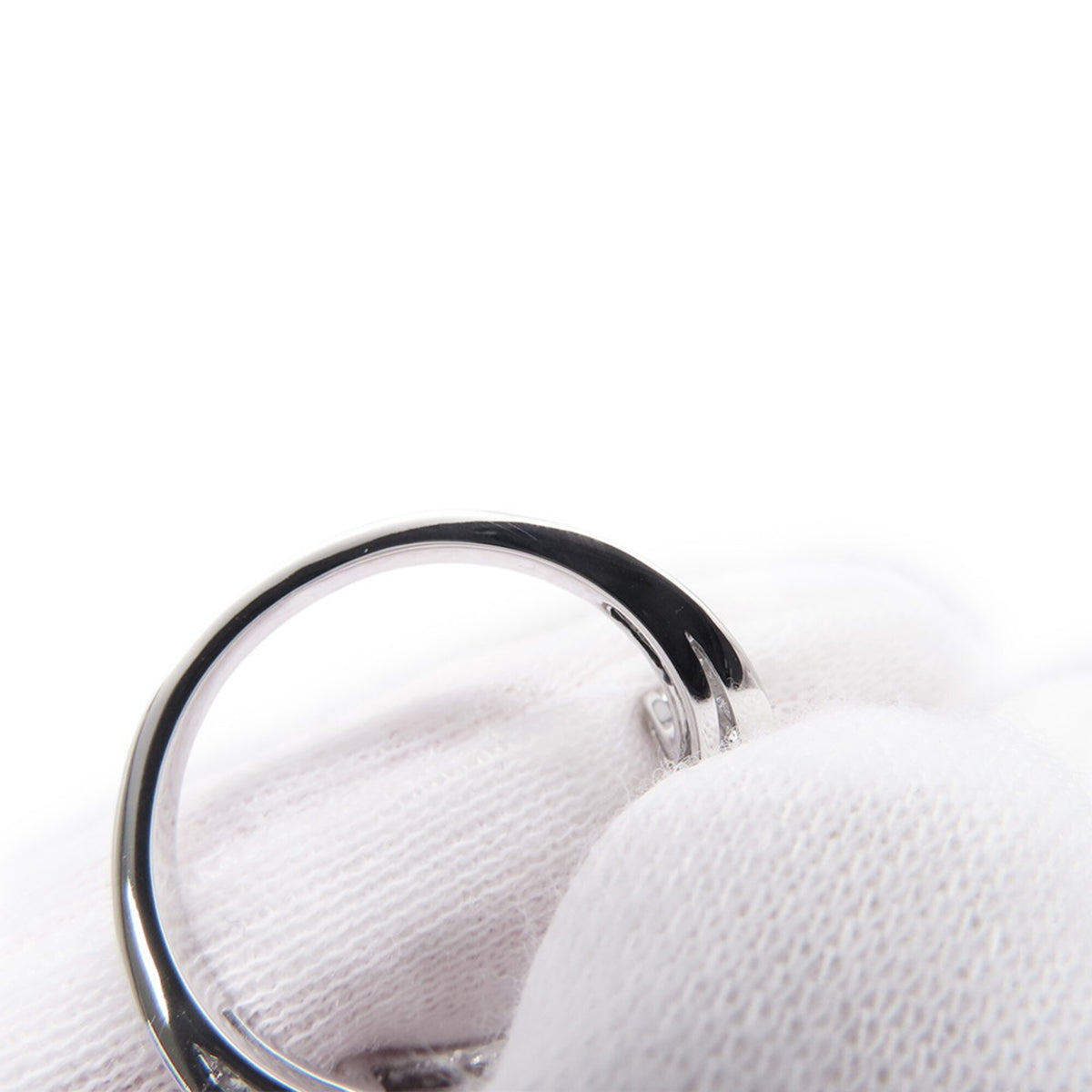 Van Cleef & Arpels White Gold (18K) Band Ring (Pre-Owned)