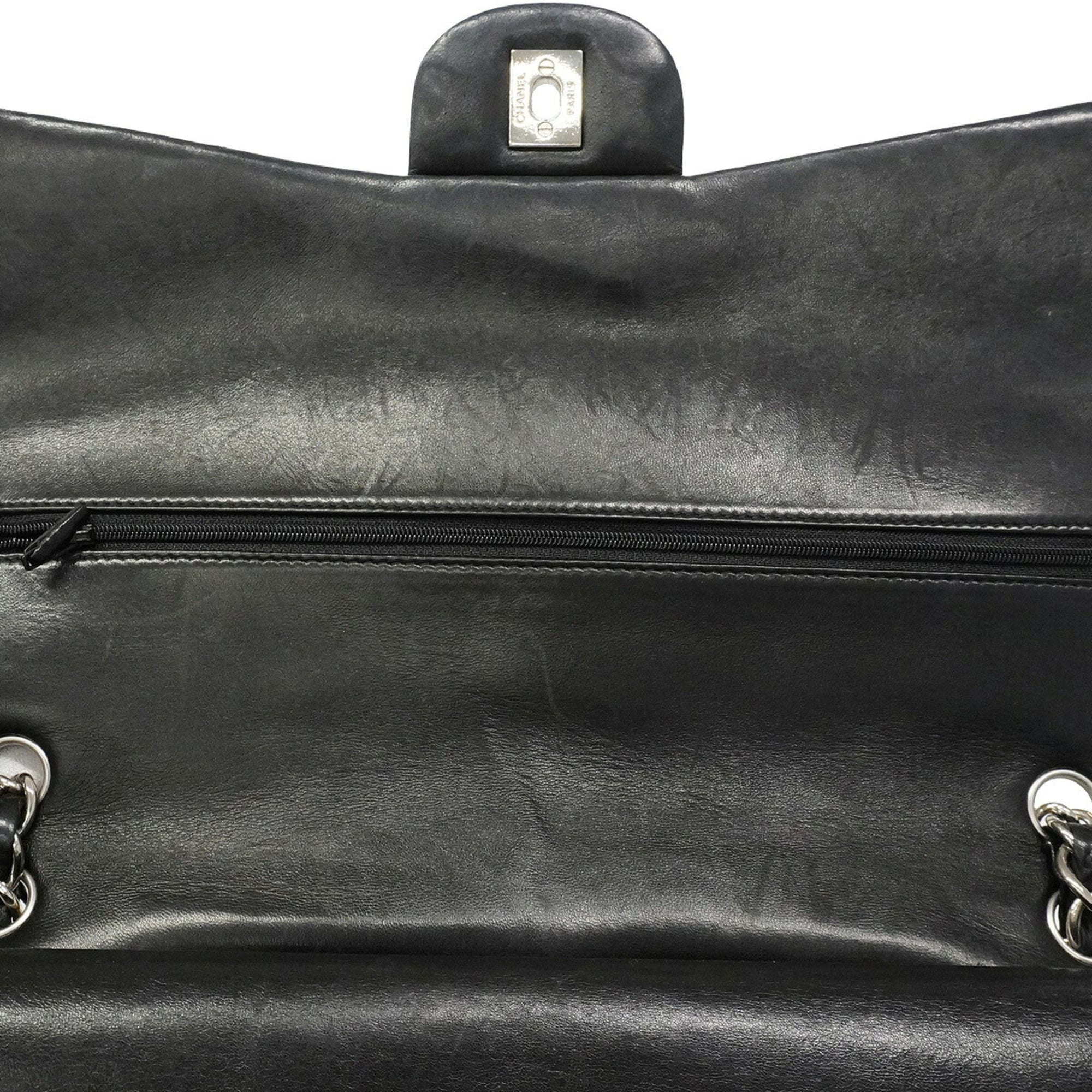 Chanel Black Leather Shoulder Bag (Pre-Owned)