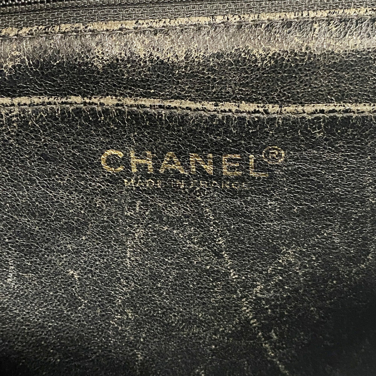 Chanel Black Grained Calfskin Handbag (Pre-Owned)