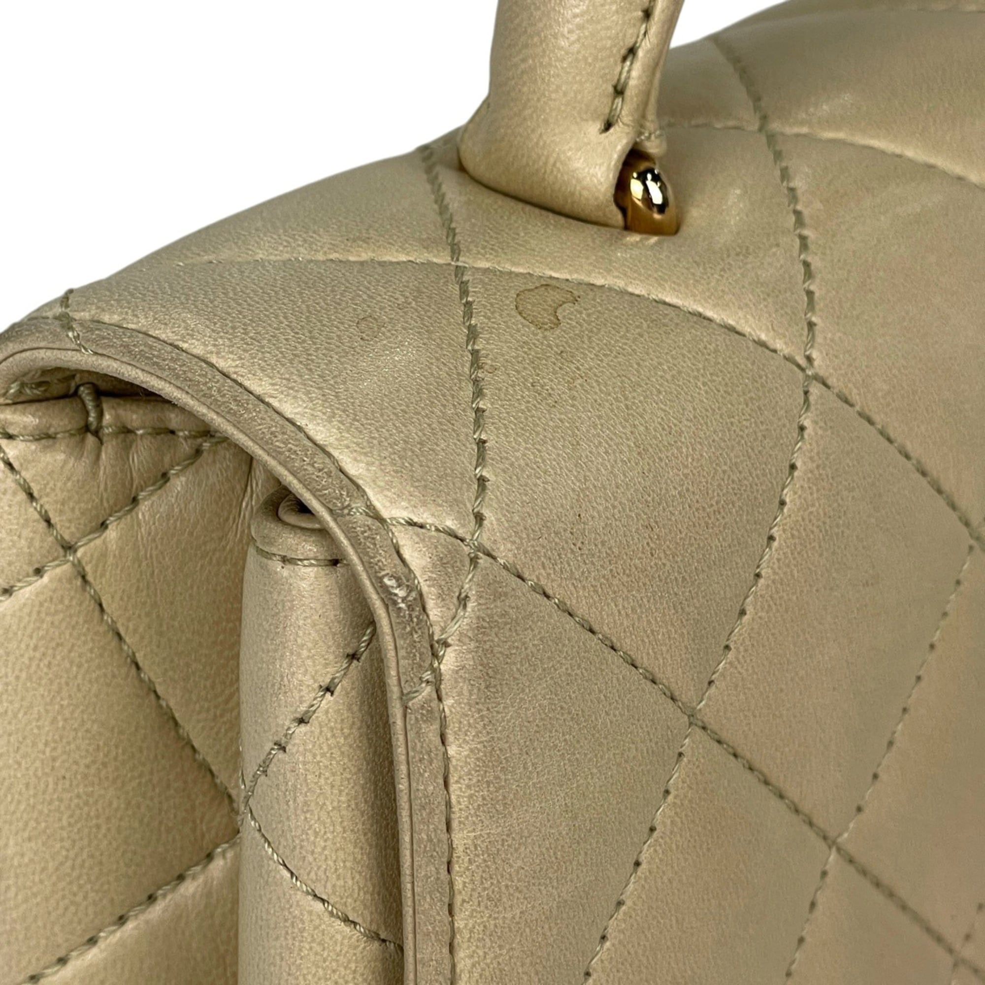 Chanel Beige Leather Handbag (Pre-Owned)