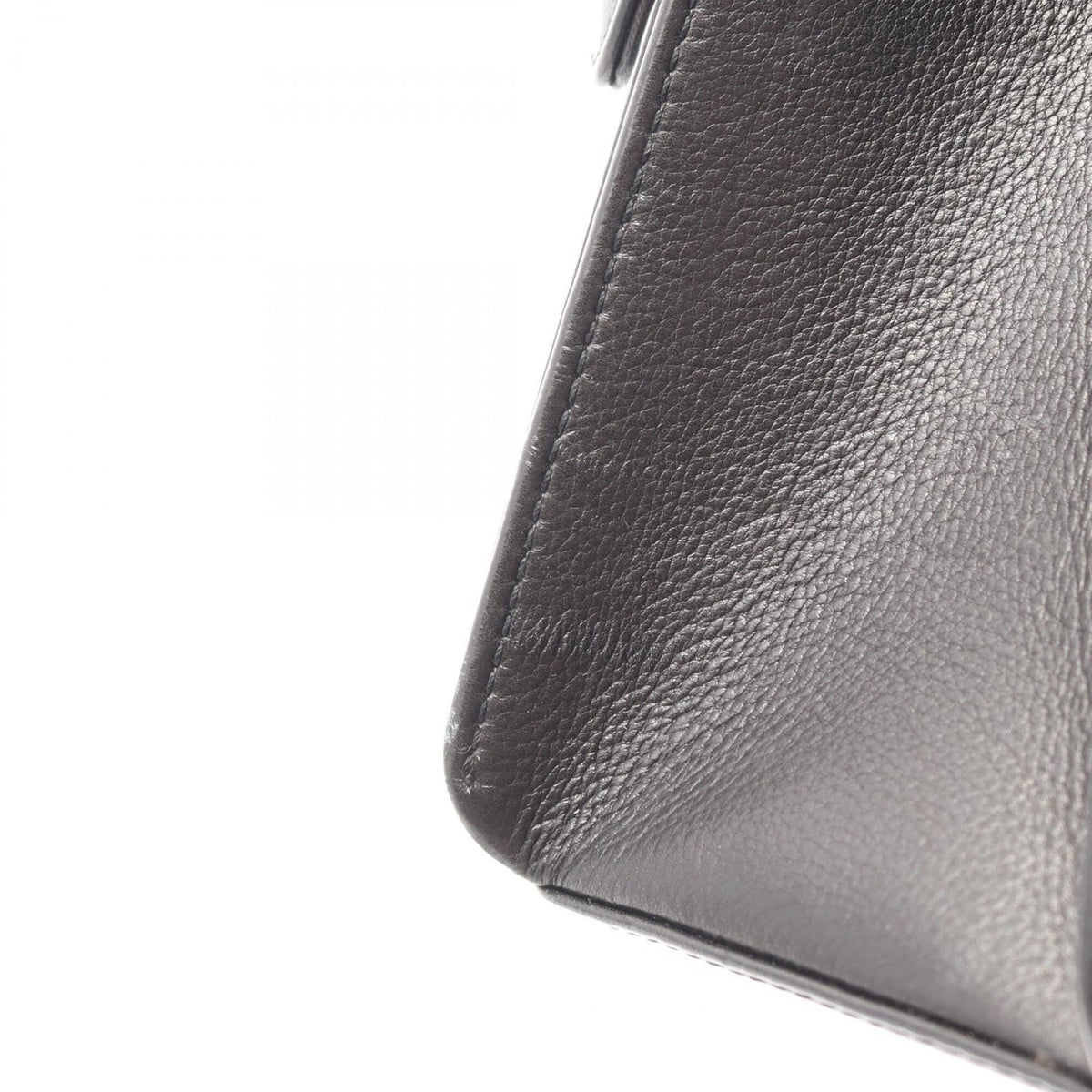 Chanel Black Leather Handbag (Pre-Owned)