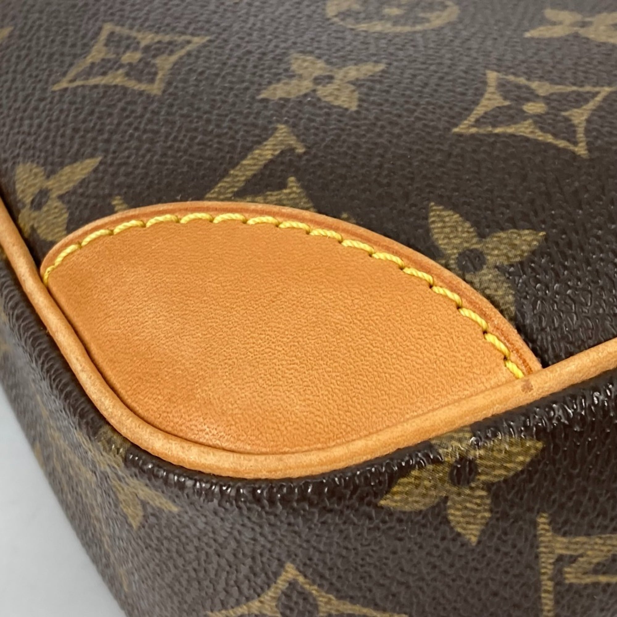 Louis Vuitton Brown Monogram Monogram Pochette Shoulder Bag (Pre-Owned)